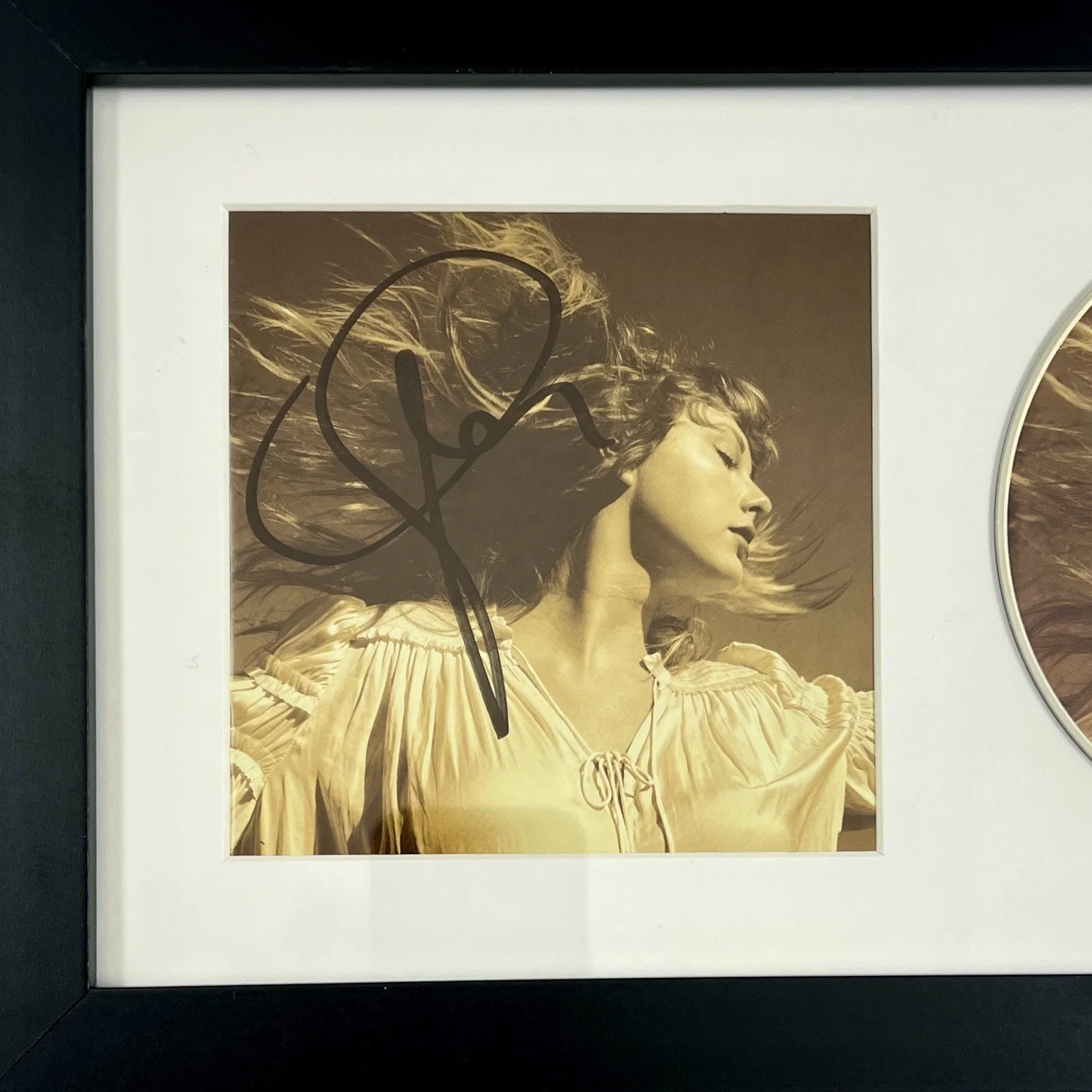 Taylor Swift SIGNED Framed Fearless CD Booklet Beckett LOA AC49832, image 2