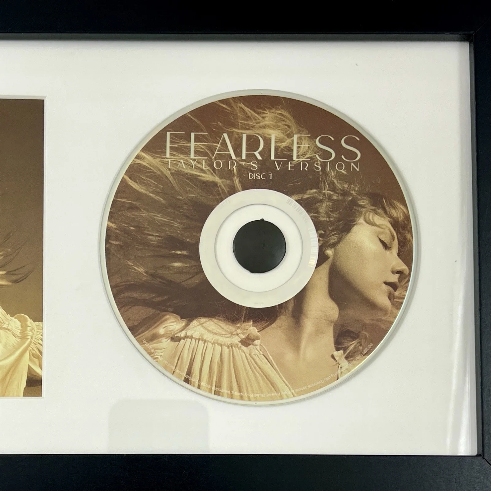 Taylor Swift SIGNED Framed Fearless CD Booklet Beckett LOA AC49832, image 3