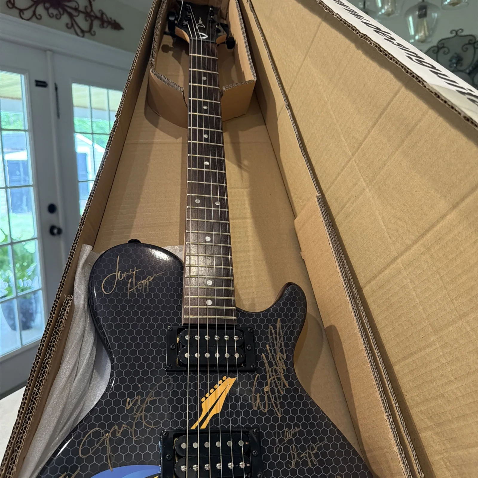 Dean Electric Guitar Autographed Summer Jam 2017 Myrtle Beach w/ Certificate, image 2