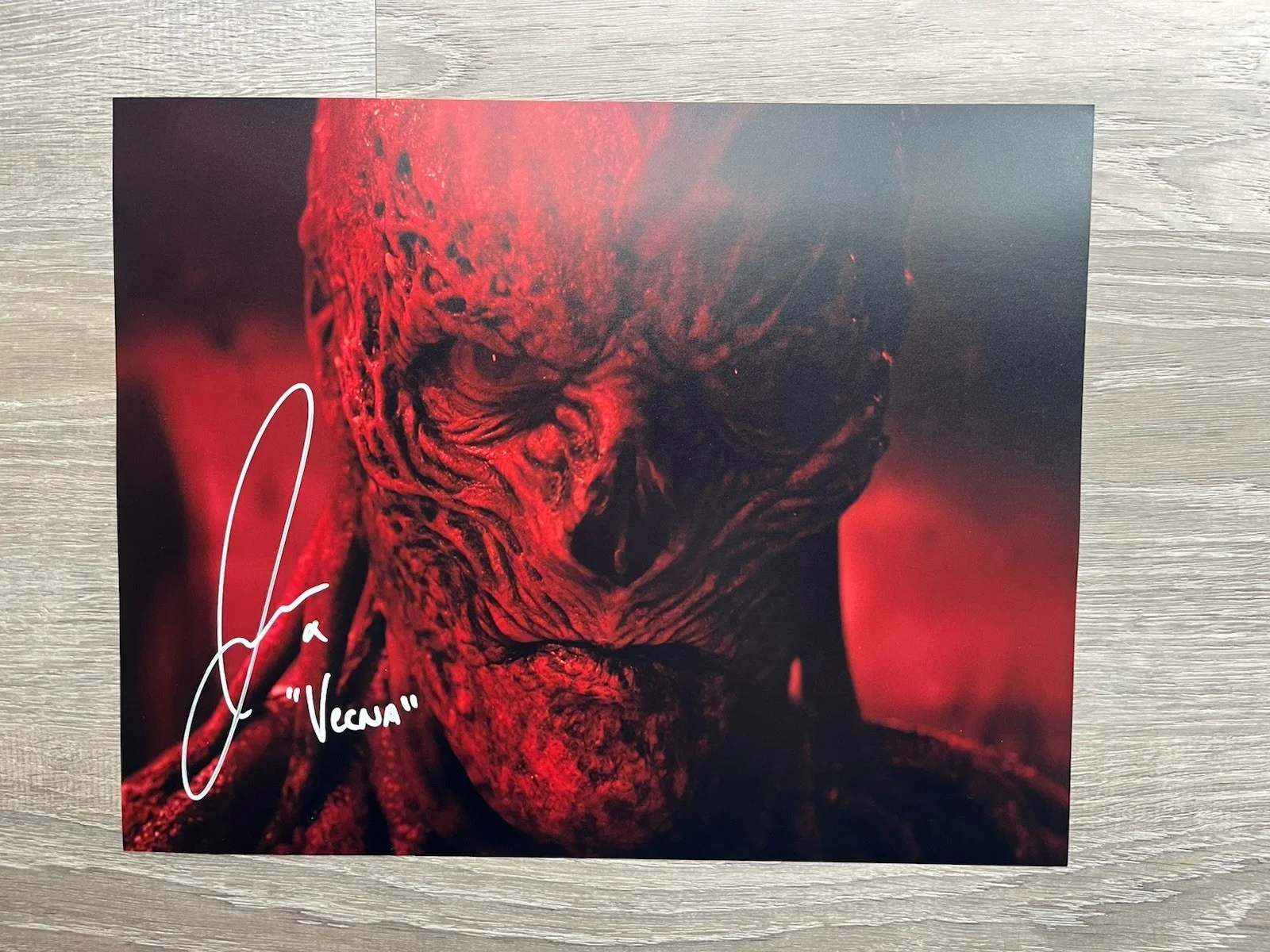 Jamie Campbell Bower — Jamie Campbell Bower Signed Vecna 11x14 Photo Beckett COA Stranger Things 001, изображение 2