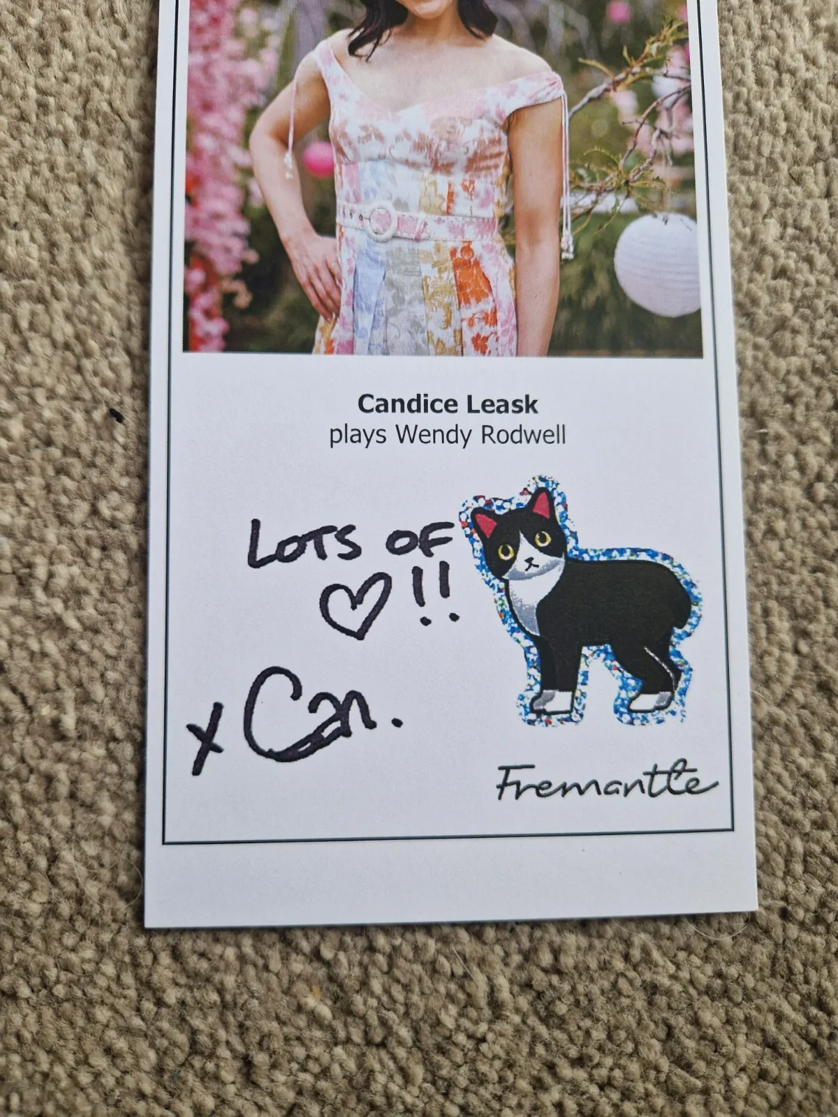 CANDICE LEASK AS WENDY RODWELL SIGNED 2022 NEIGHBOURS CAST CARD (FINAL CAST), изображение 2