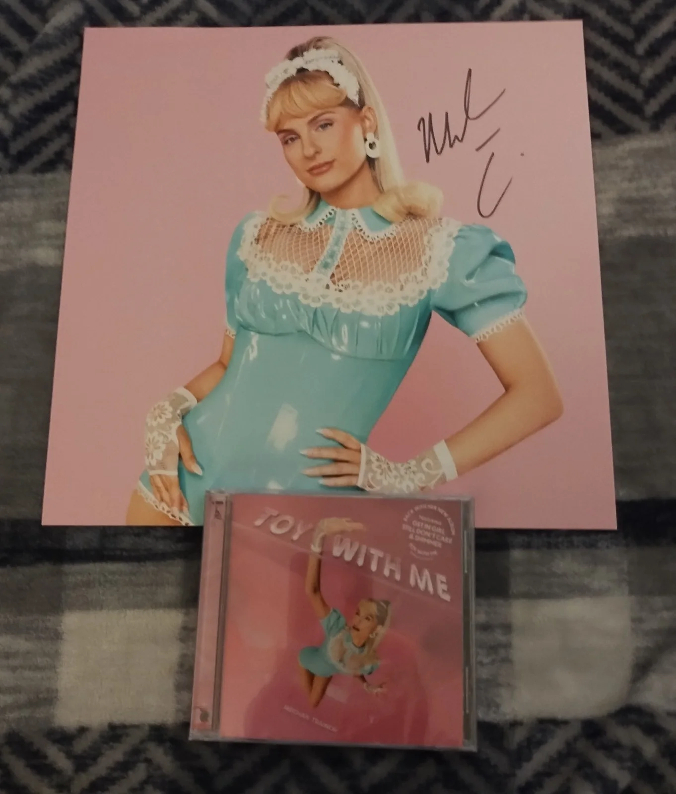MEGHAN TRAINOR SIGNED TOY WITH ME CD PROMO PHOTO COA JSA CM28394, изображение 2