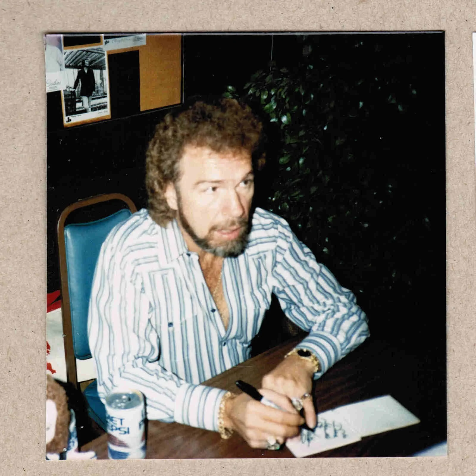 1987 Gene Watson Signed Autograph w/Fan Taken 3.5 x 3.5 OOAK Photo Ticket VTG, изображение 4