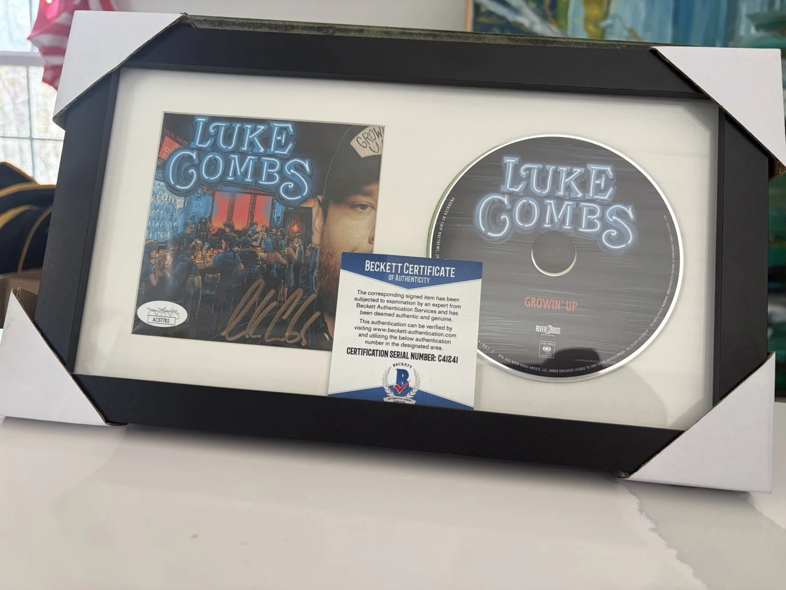 LUKE COMBS Signed Framed CD Booklet GROWIN' Up Autograph BAS Beckett Authentic, image 2