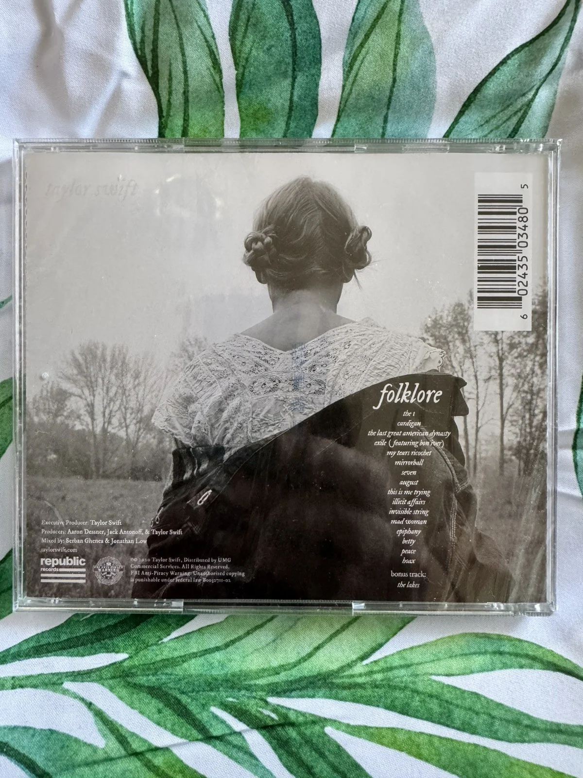Taylor Swift Signed Folklore CD Brand New and Sealed, image 2