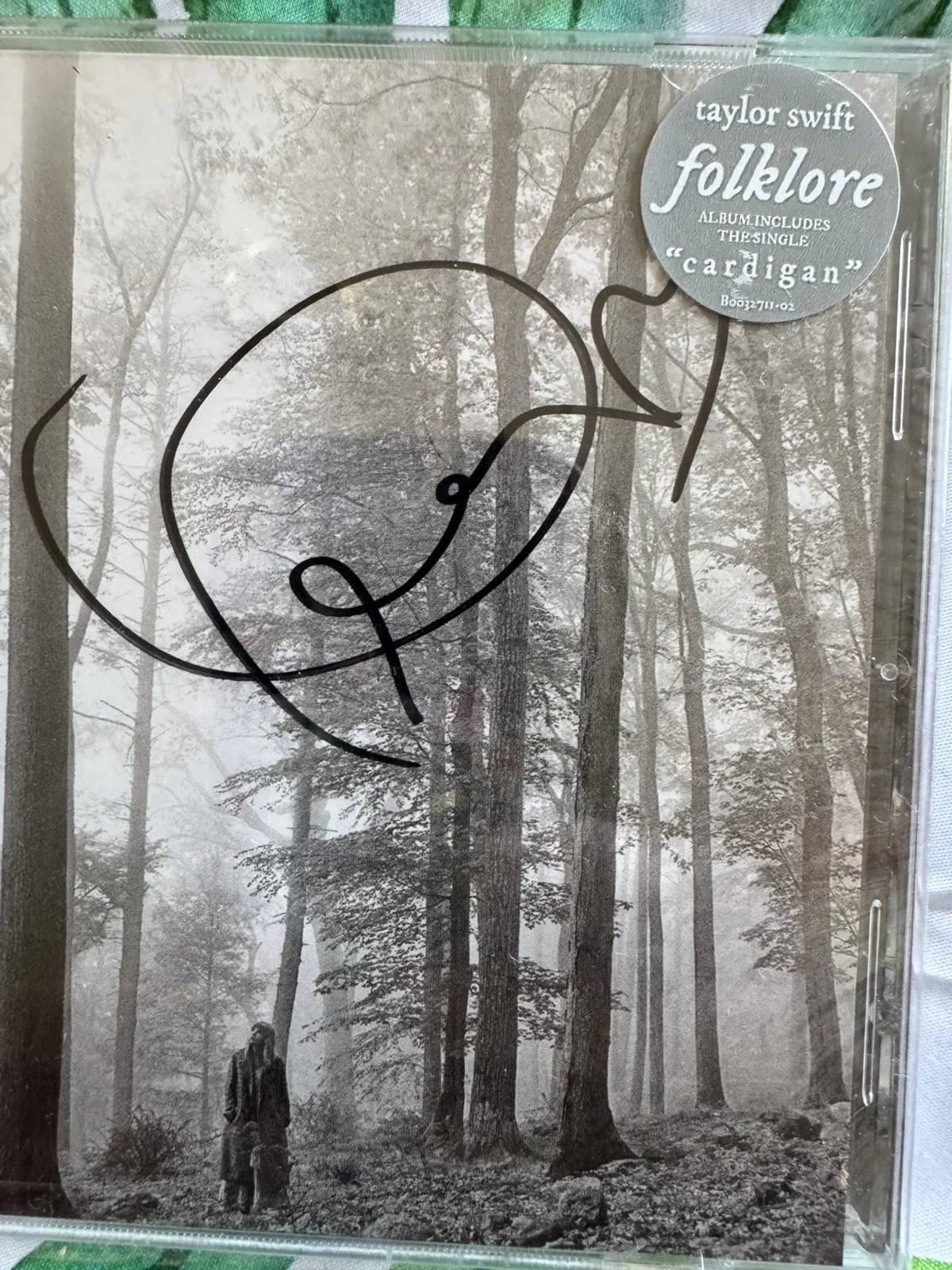 Taylor Swift Signed Folklore CD Brand New and Sealed, image 3