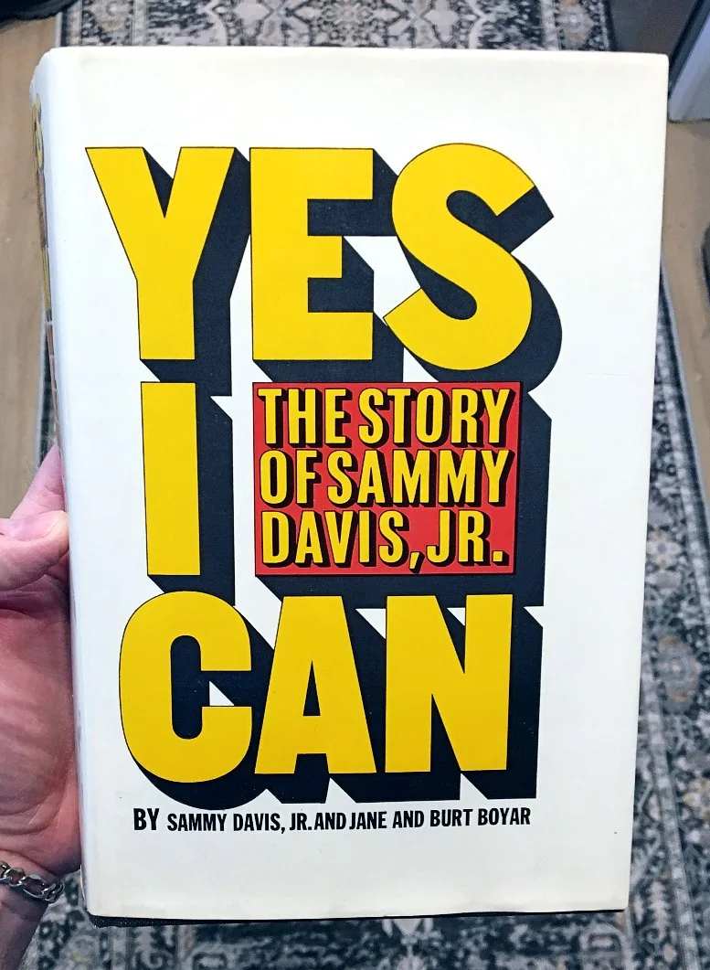 SAMMY DAVIS JR. AUTOGRAPHED BOOK--"YES I CAN"-1965 FIRST EDITION-RAT PACK MEMBER, изображение 2