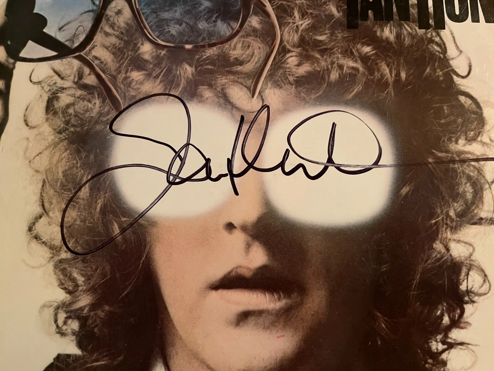 IAN HUNTER Signed YOU'RE NEVER ALONE WITH A SCHIZOPHRENIC LP, image 2