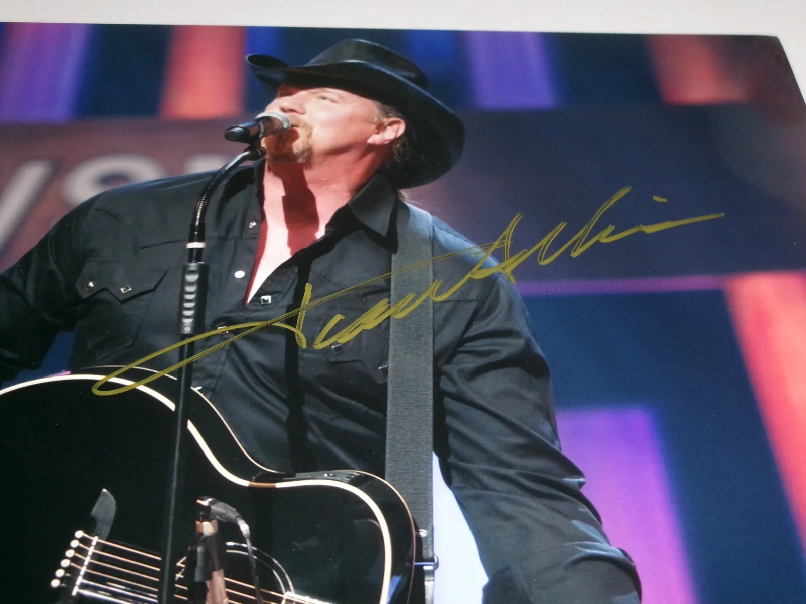 COUNTRY SINGER TRACE ADKINS COLOR 11X14 PHOTO SIGNED JSA CERT, image 2