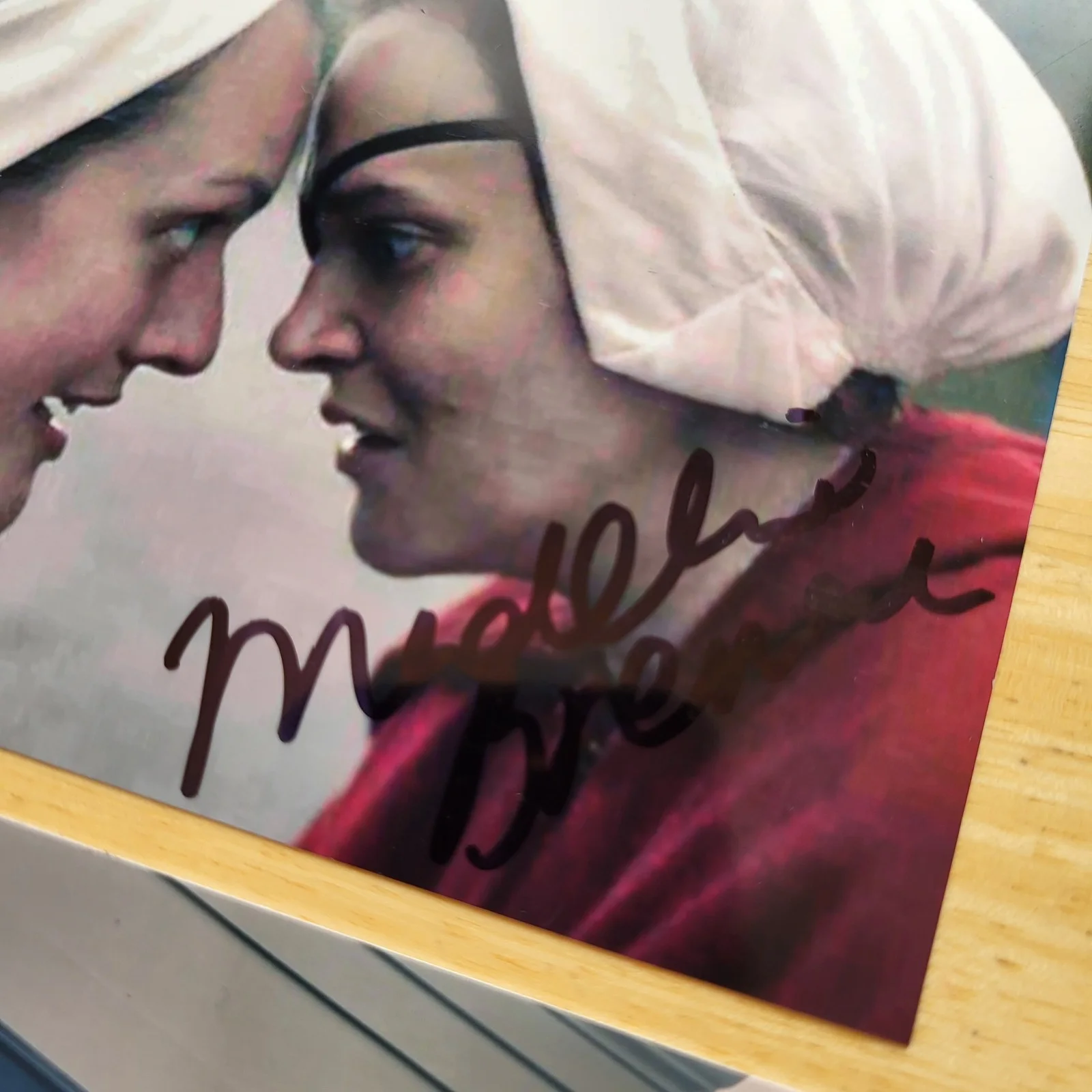 Madeline Brewer — Madeline Brewer The Handmaid's Tale Hand Signed 4x6 Autograph Photos You Cam, изображение 2