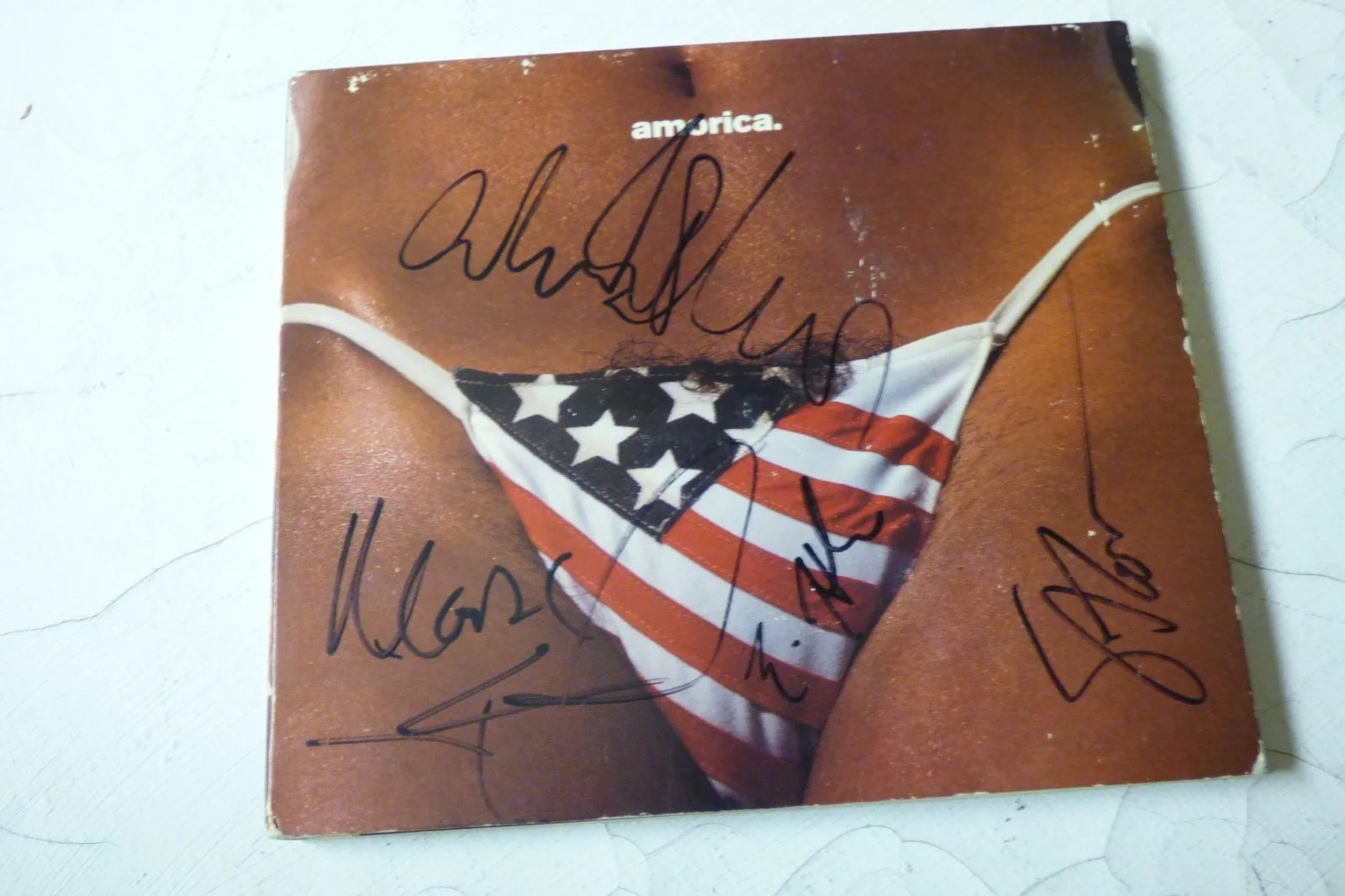 BLACK CROWES CD Amorica Signed AUTOGRAPHED By Band 1994, image 2