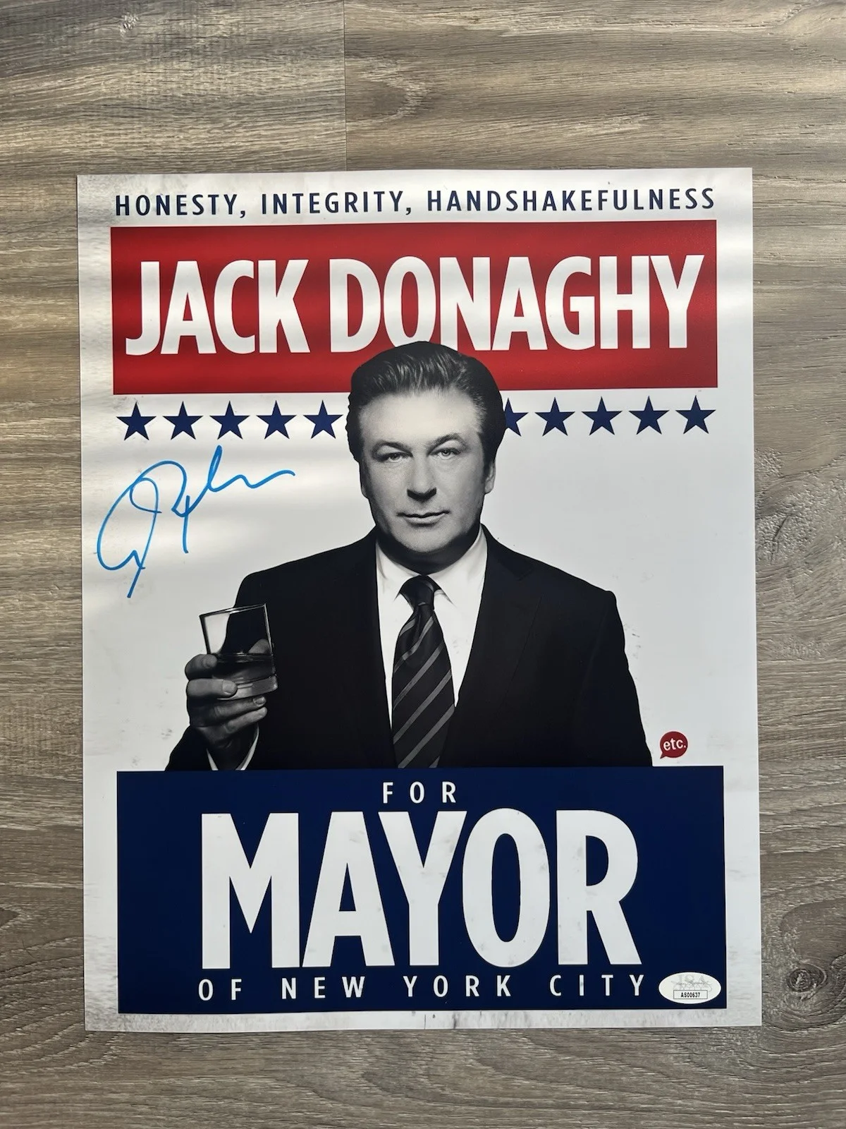 Alec Baldwin — Alec Baldwin Signed 30 Rock 11x14 Photo JSA COA Jack Donaghy, изображение 2