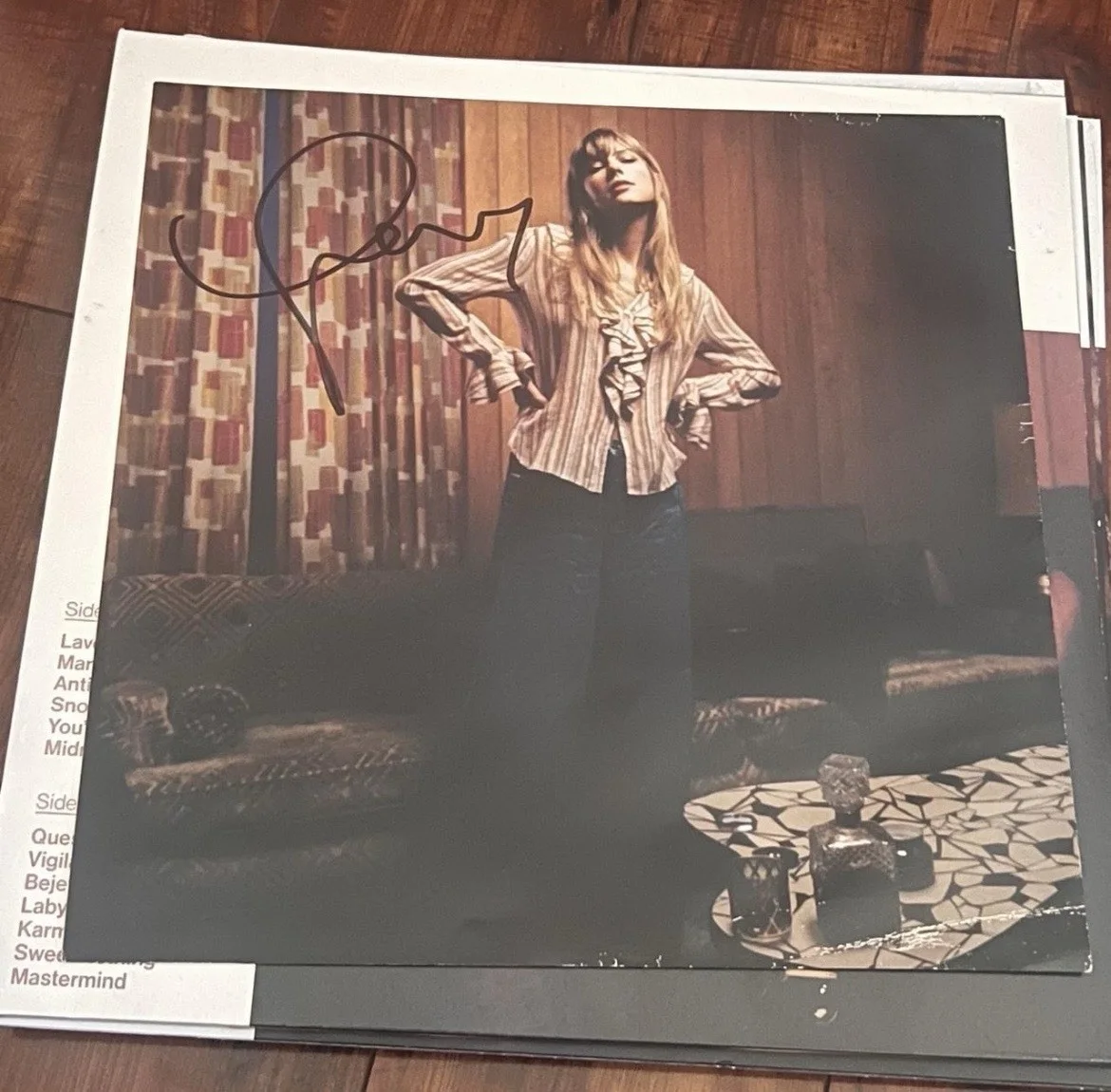 Taylor Swift Midnights Blood Moon Signed Vinyl In Hand Rare Sold Out Autograph, изображение 2