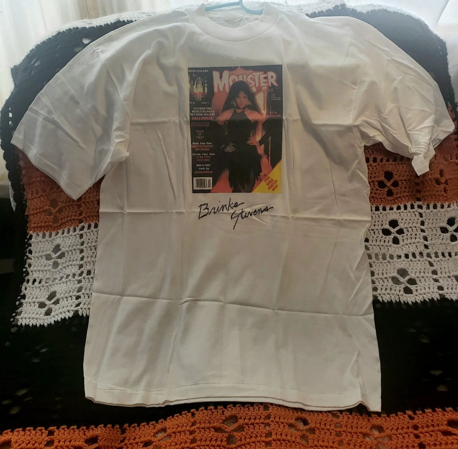 Brinke Stevens — NOS 90s Brinke Stevens Signed MONSTERLAND Vintage T- Shirt Famous Monsters NEW, изображение 2