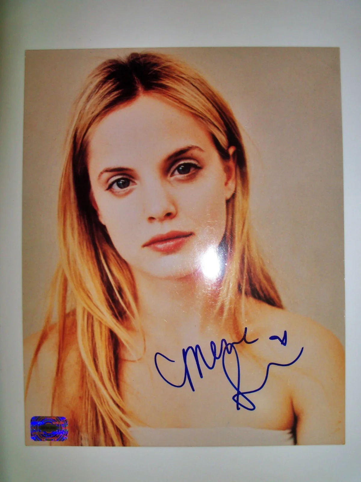 MENA SUVARI — MENA SUVARI Signed Autographed 8X10 Photo W/ Hologram/Serial #, изображение 3