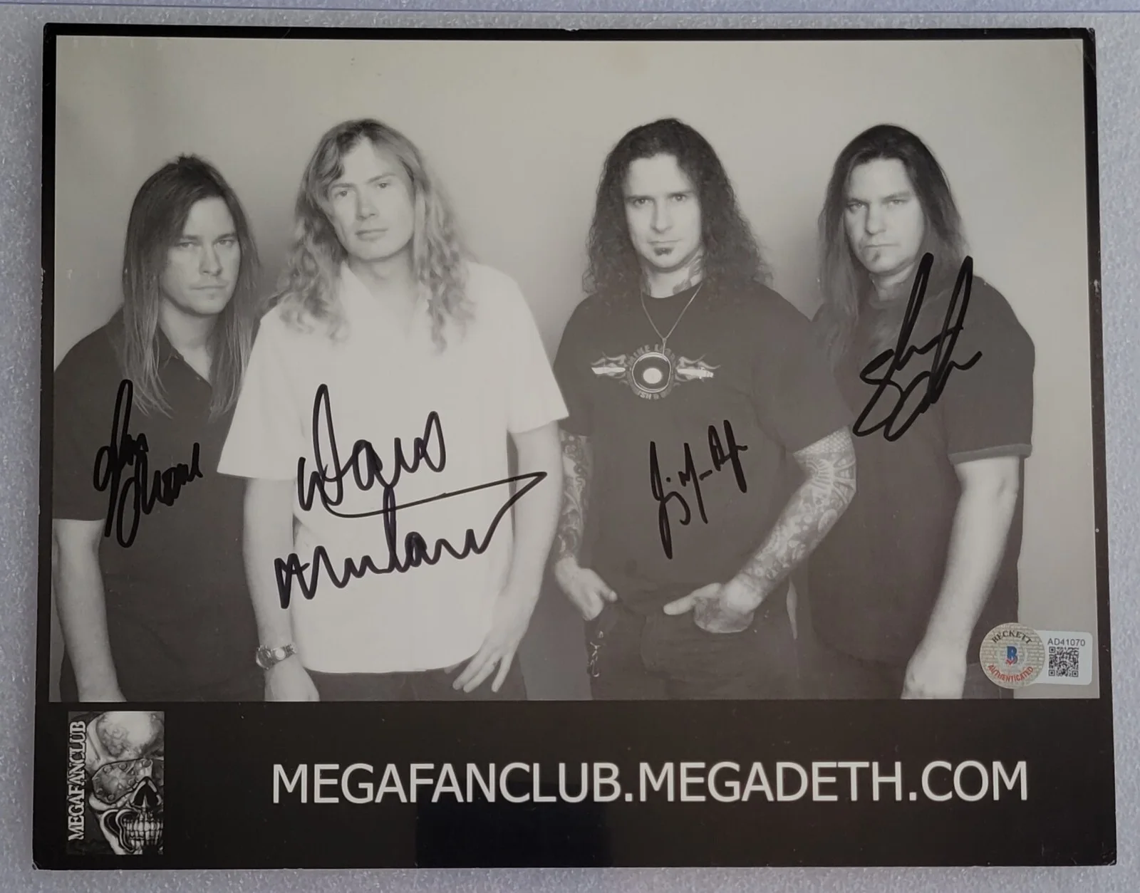 MEGADETH SIGNED PROMO PHOTO BECKETT LOA BAS COA AUTOGRAPHED BAND DAVE MUSTAINE, изображение 2