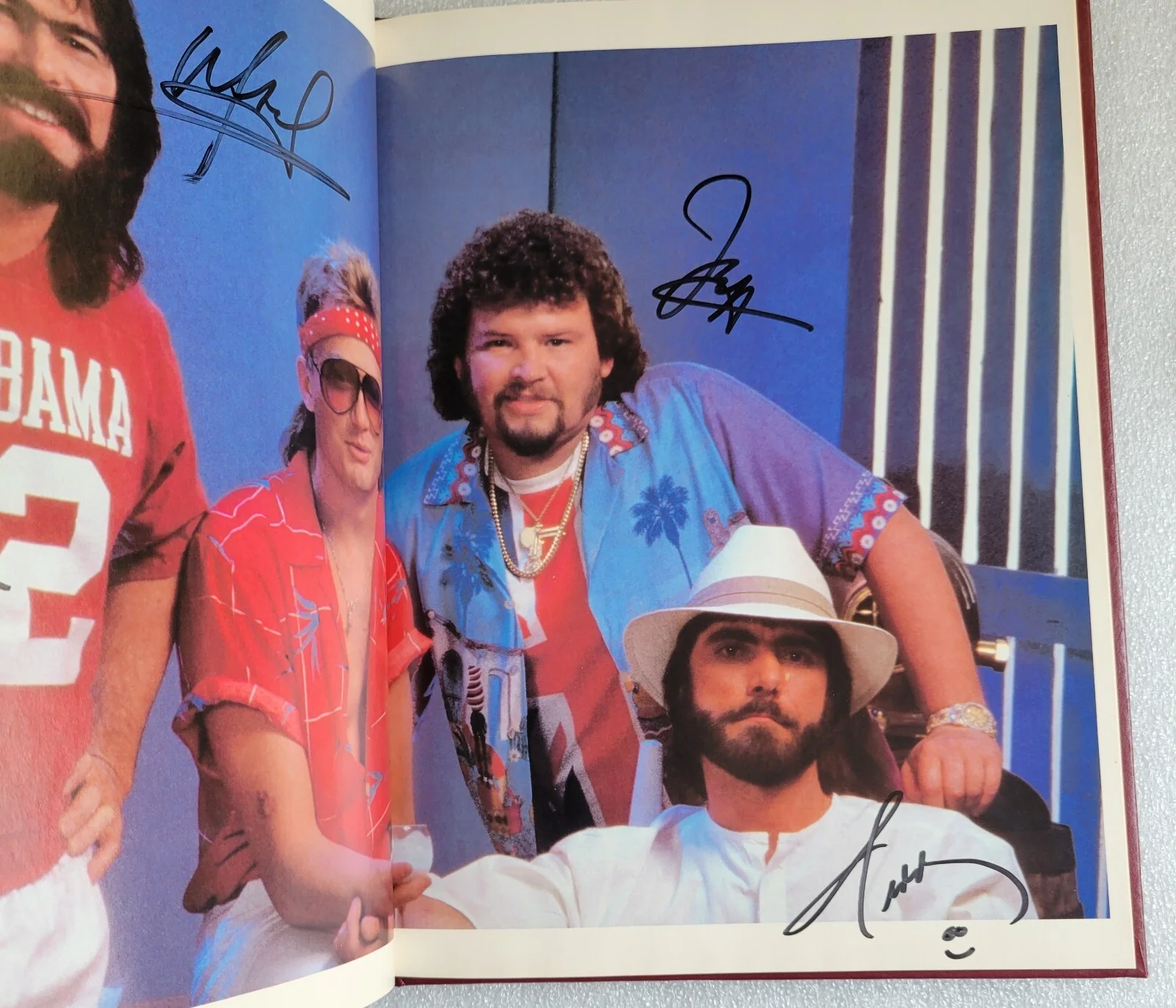 ALABAMA BAND SIGNED TOUR BOOK BECKETT LOA BAS COA MUSIC AUTOGRAPHED JEFF COOK, изображение 4