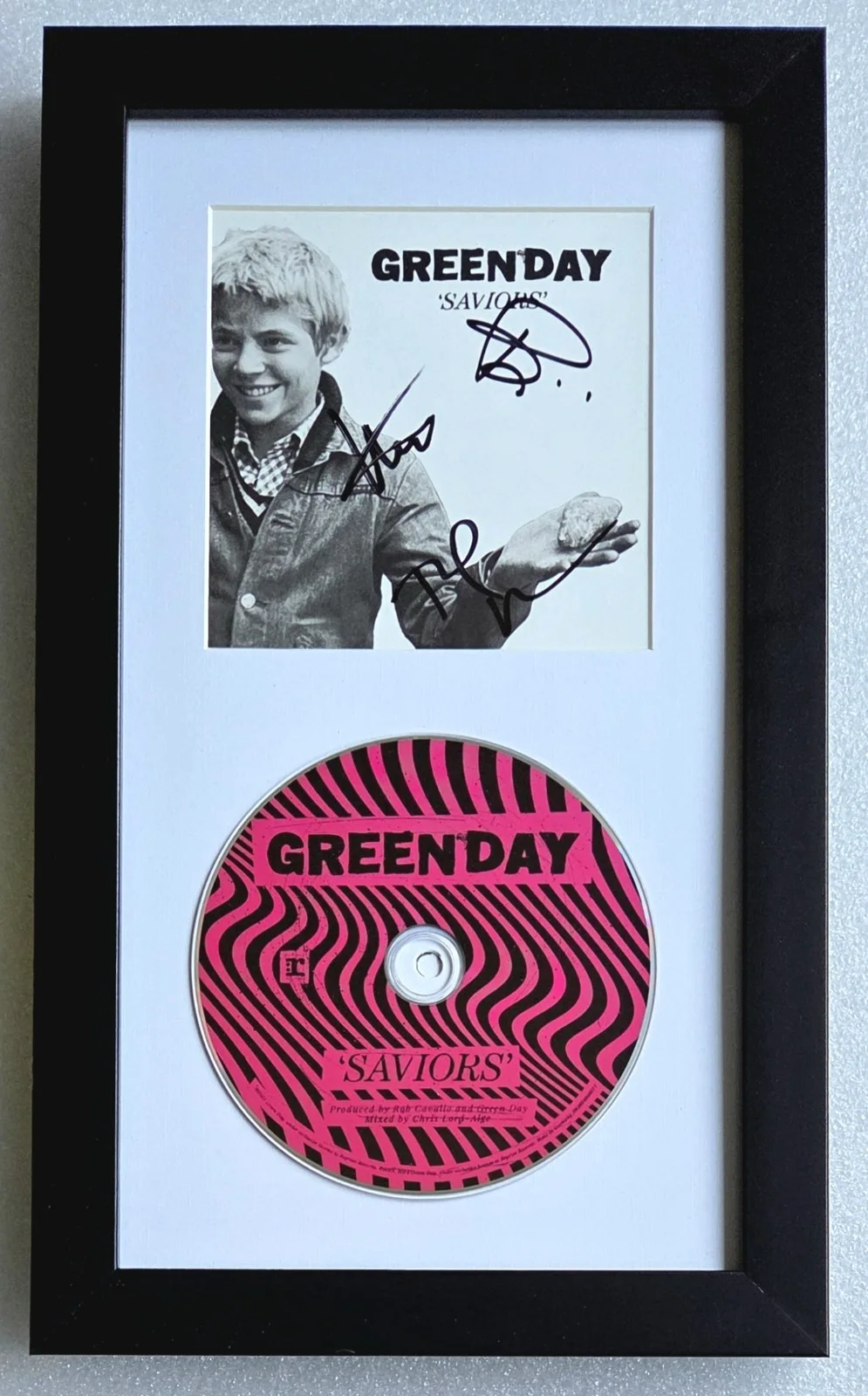 GREENDAY SIGNED CD DISPLAY BECKETT LOA BAS COA AUTOGRAPHED BILLIE JOE PRESENT, image 2