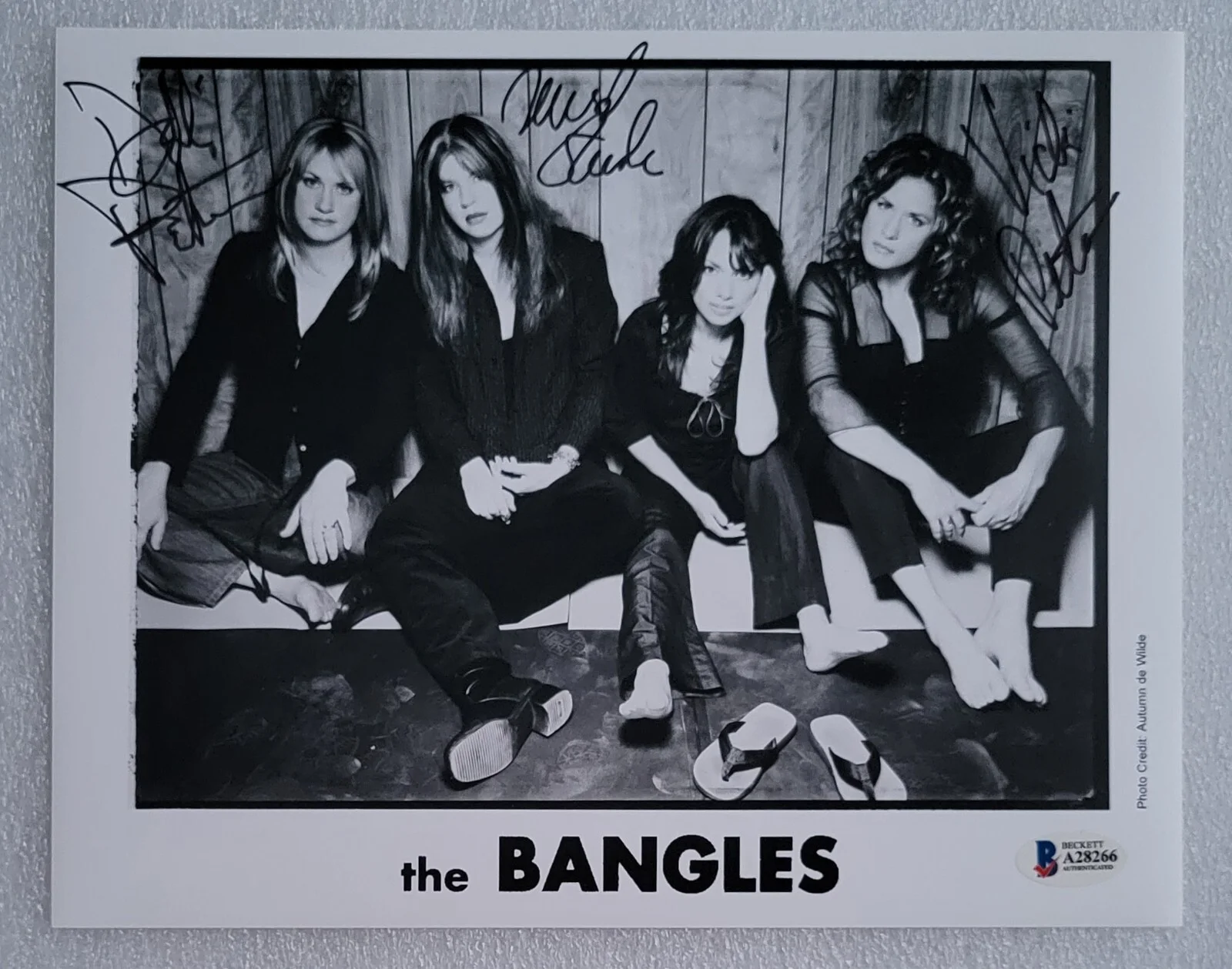 THE BANGLES SIGNED PROMO PHOTO BECKETT LOA BAS COA ROCK MUSIC BAND AUTOGRAPHED, изображение 2