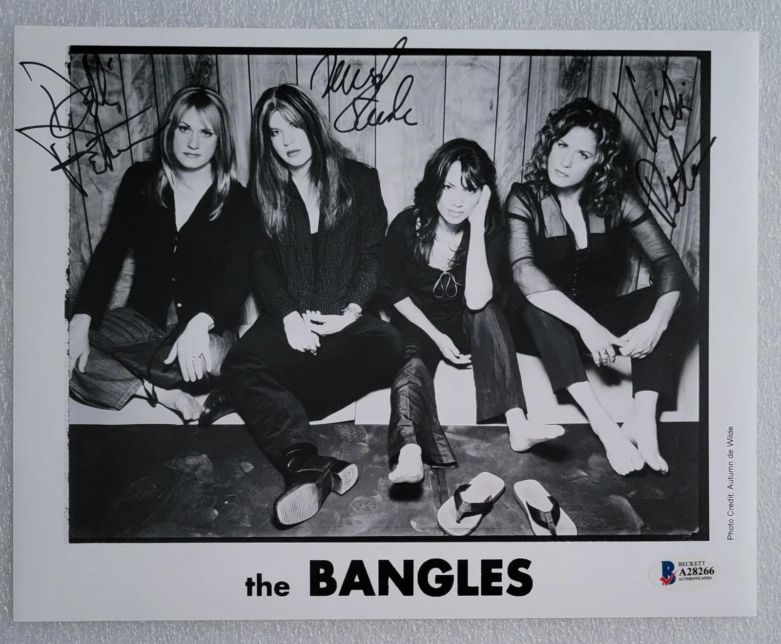 THE BANGLES SIGNED PROMO PHOTO BECKETT LOA BAS COA ROCK MUSIC BAND AUTOGRAPHED, изображение 3