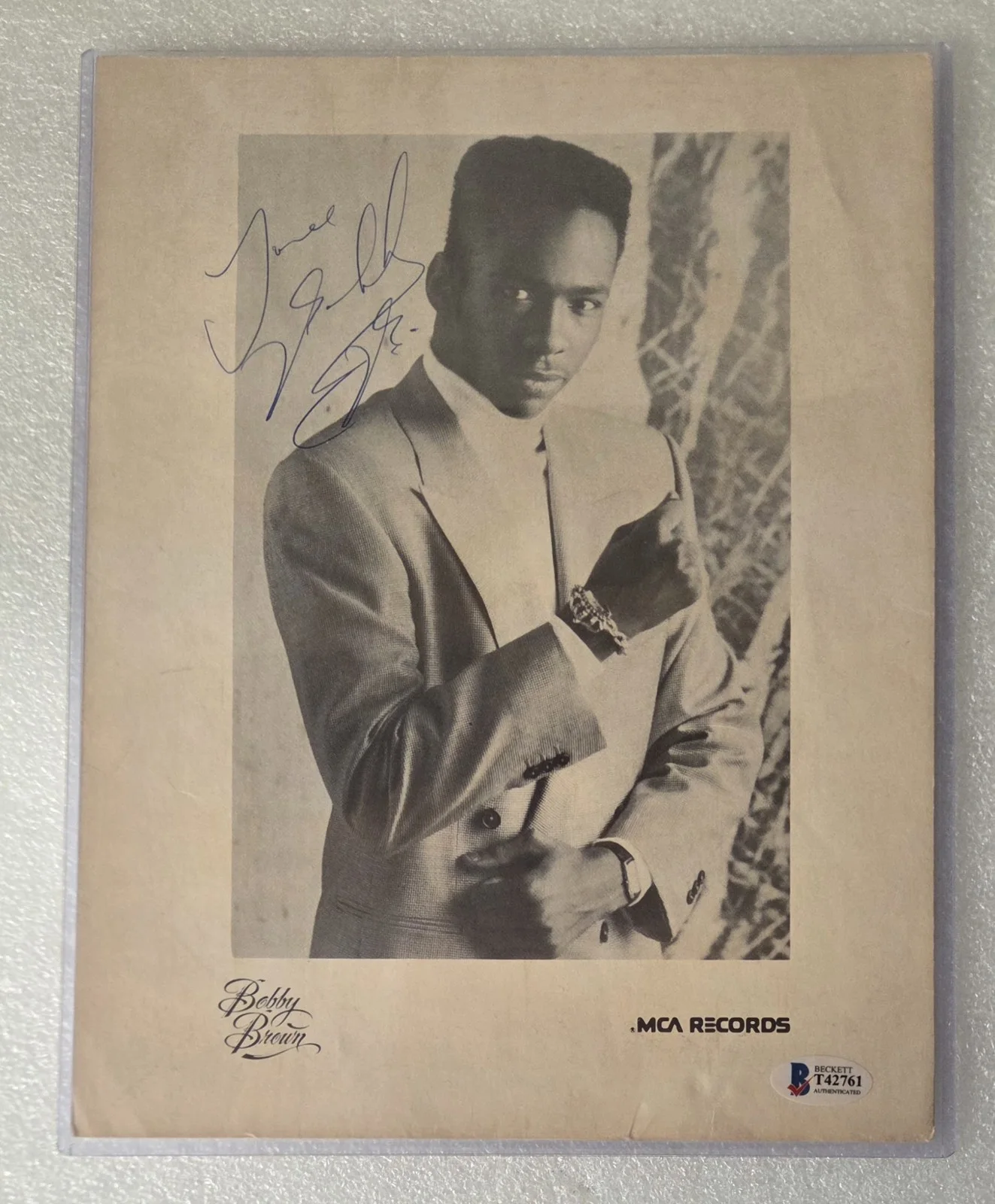 BOBBY BROWN SIGNED PHOTO BECKETT 8X10 BAS COA MUSIC SINGER AUTOGRAPHED RARE, image 2