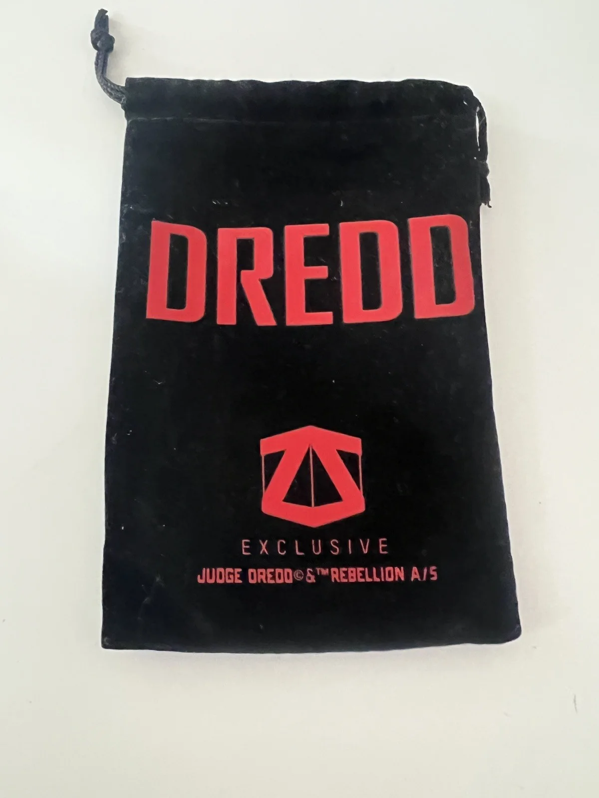 Judge Dredd metal badge with stand - zbox exclusive, image 5