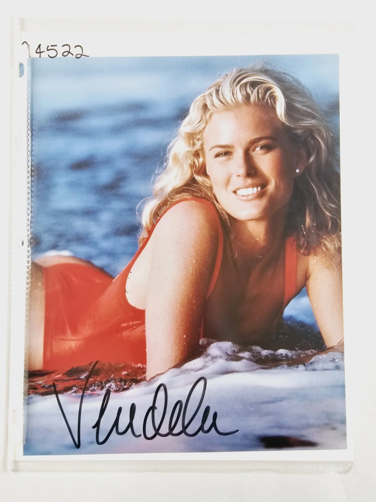 Vendela Kirsebom — Vendela Kirsebom Signed Autographed 8x10 Photo w/ COA Pin-Up Glossy Risque Pic, изображение 2
