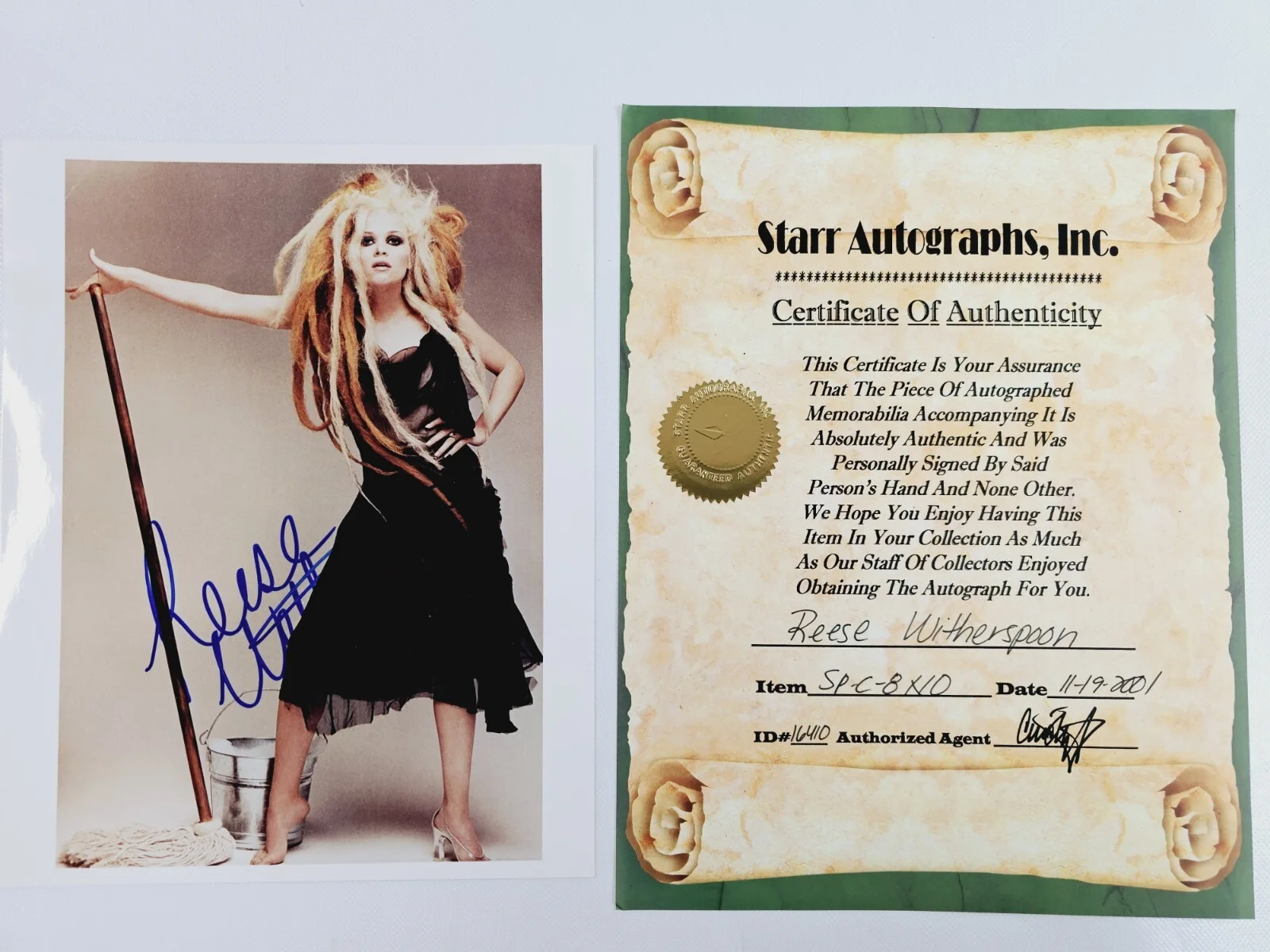 Reese Witherspoon — Reese Witherspoon Signed Autographed 8x10 Photo With COA Pin-Up Glossy Picture, image 2