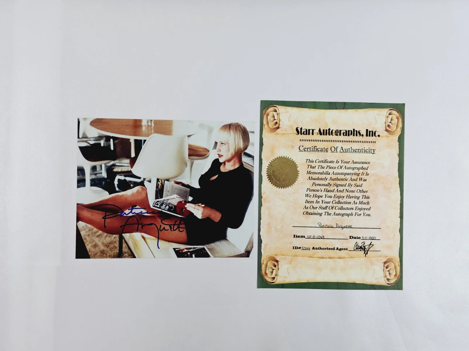 Patricia Arquette — Patricia Arquette Signed Autographed 8x10 Photo w/ COA Pin-Up Glossy Risque Pic