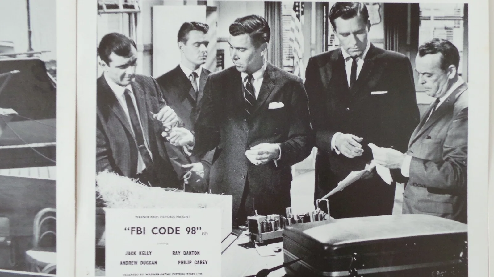 ORIGINAL 1968 LOBBY CARD SET 10" x 8" - 'BANDITS IN ROME' - JOHN CASSAVETES, image 3