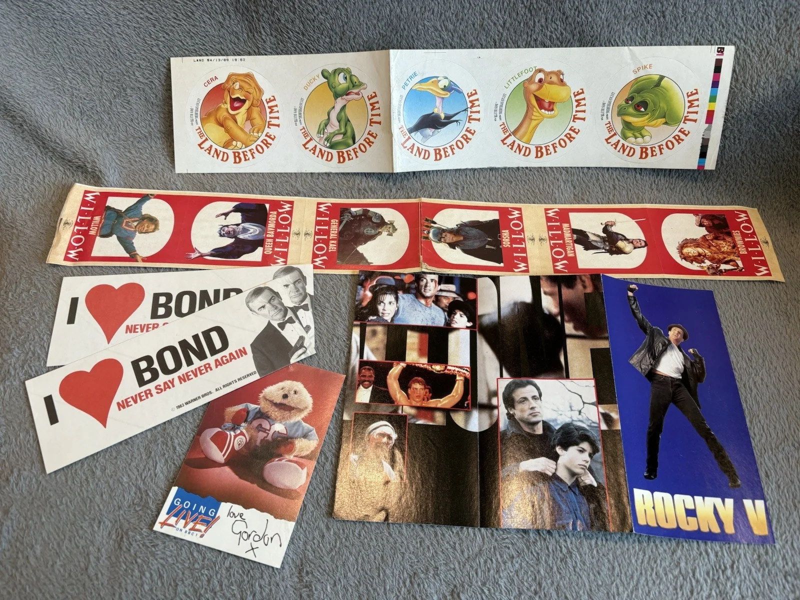 PROMOTIONAL MOVIE BROCHURES - PHOTOS - STICKERS - JAMES BOND - WILLOW - ABYSS, изображение 4