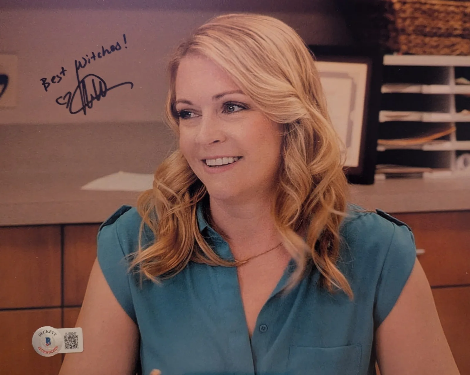 Melissa Joan Hart — Melissa Joan Hart Signed "Sabrina the Teenage Witch" 8x10 Photo Beckett BAS COA