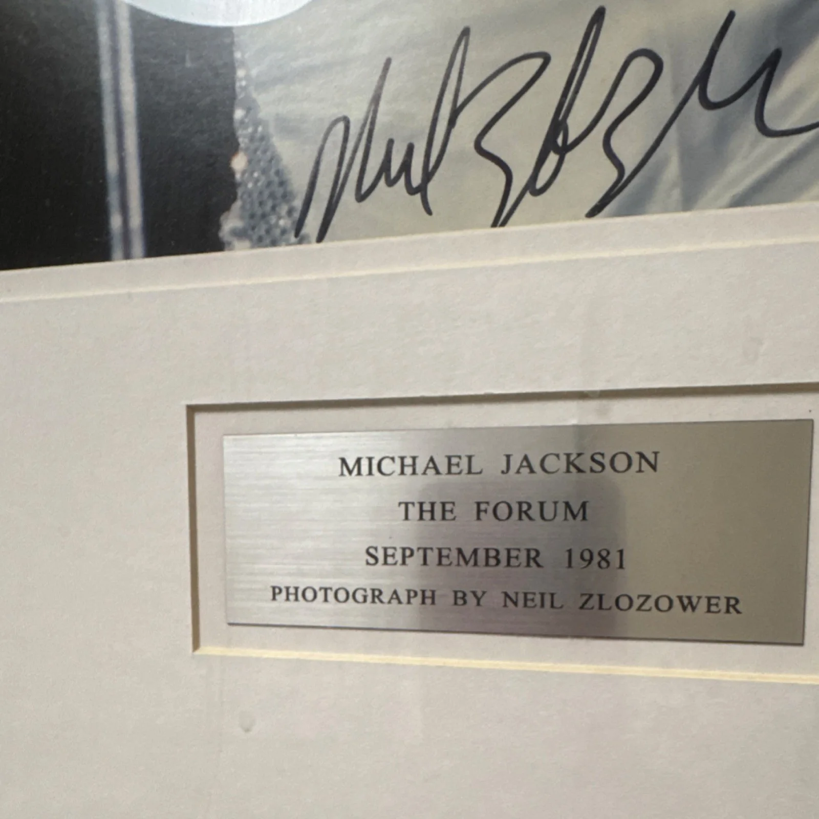 Michael Jackson The Forum Sept 1981 Neil Zlozower Original Signed Photo, изображение 2