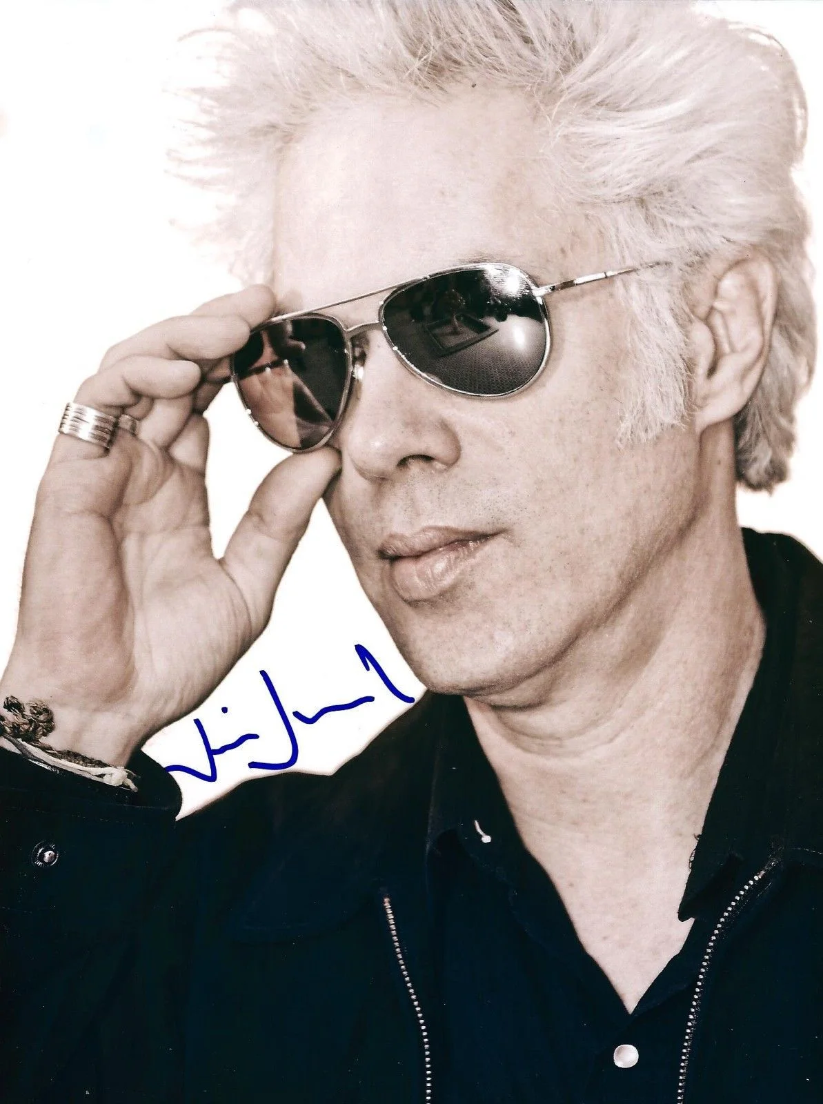 Jim Jarmusch — Jim Jarmusch signed 8x10 photo IP. Director Ghost Dog, Paterson, Gimme Danger