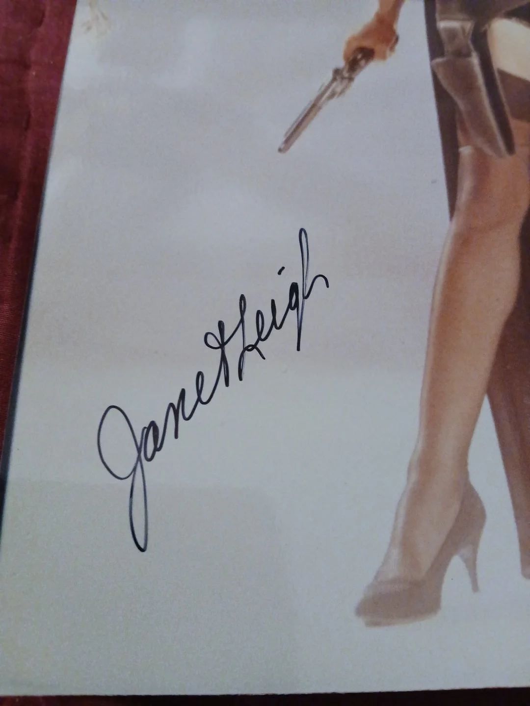 Janet Leigh — Janet Leigh – Signed (8” x 10”) Autographed Color photo, изображение 2