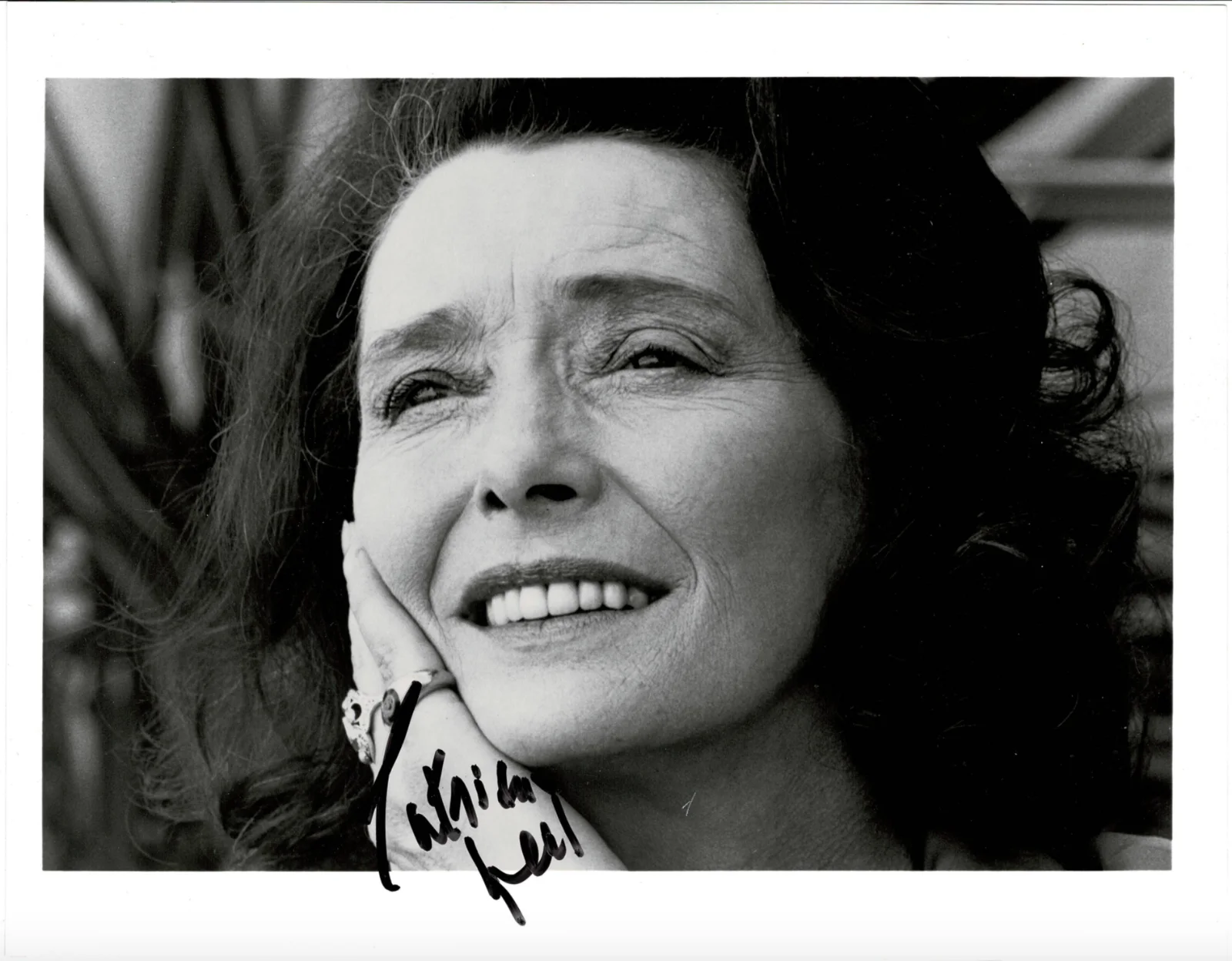 Patricia Neal — Patricia Neal Breakfast At Tiffanys Autographed Signed 8x10 Photo AMCo COA 14462