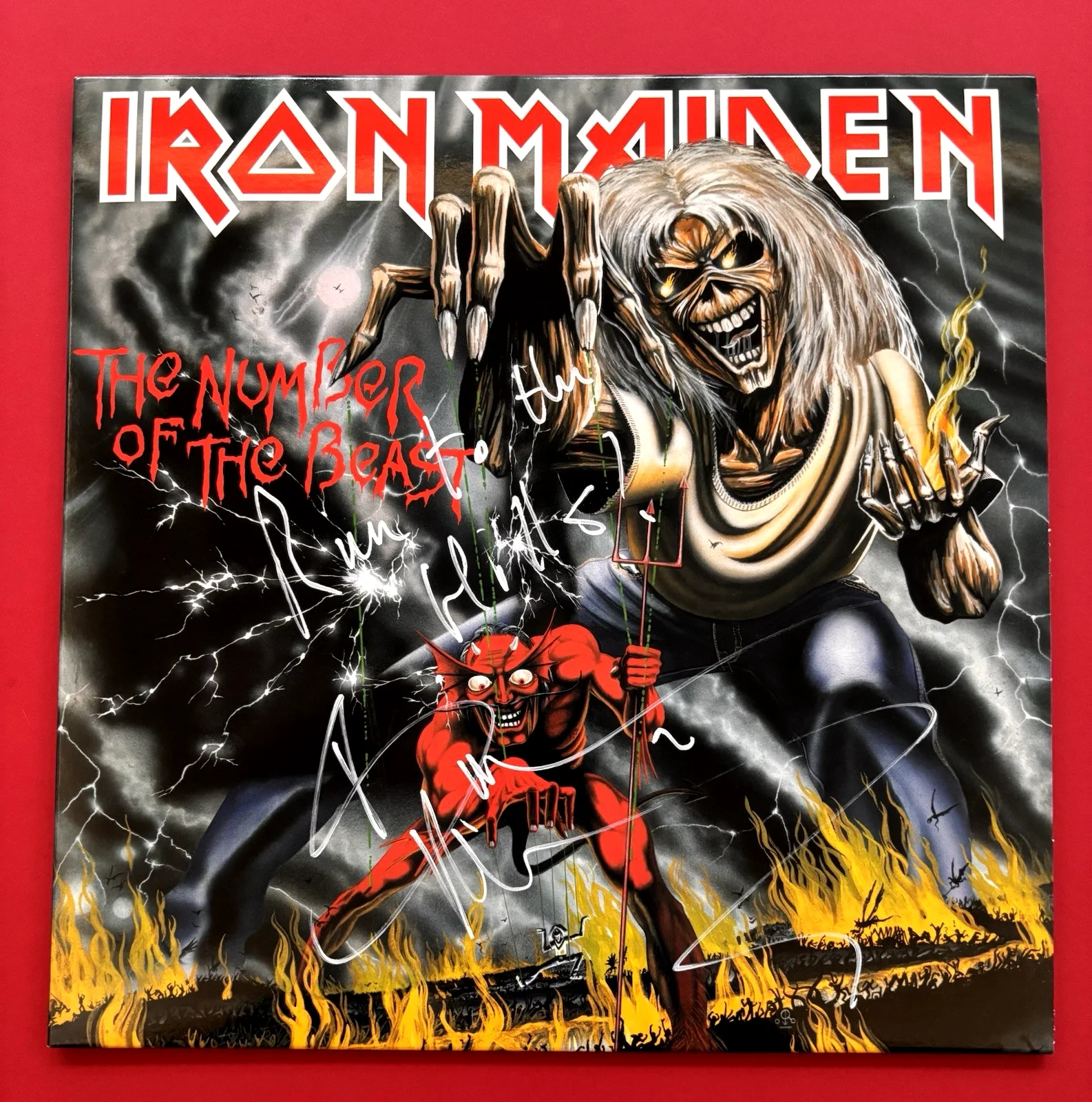 BRUCE DICKINSON Signed IRON MAIDEN BEAST Vinyl Album PSA DNA COA w/ Inscription, изображение 2