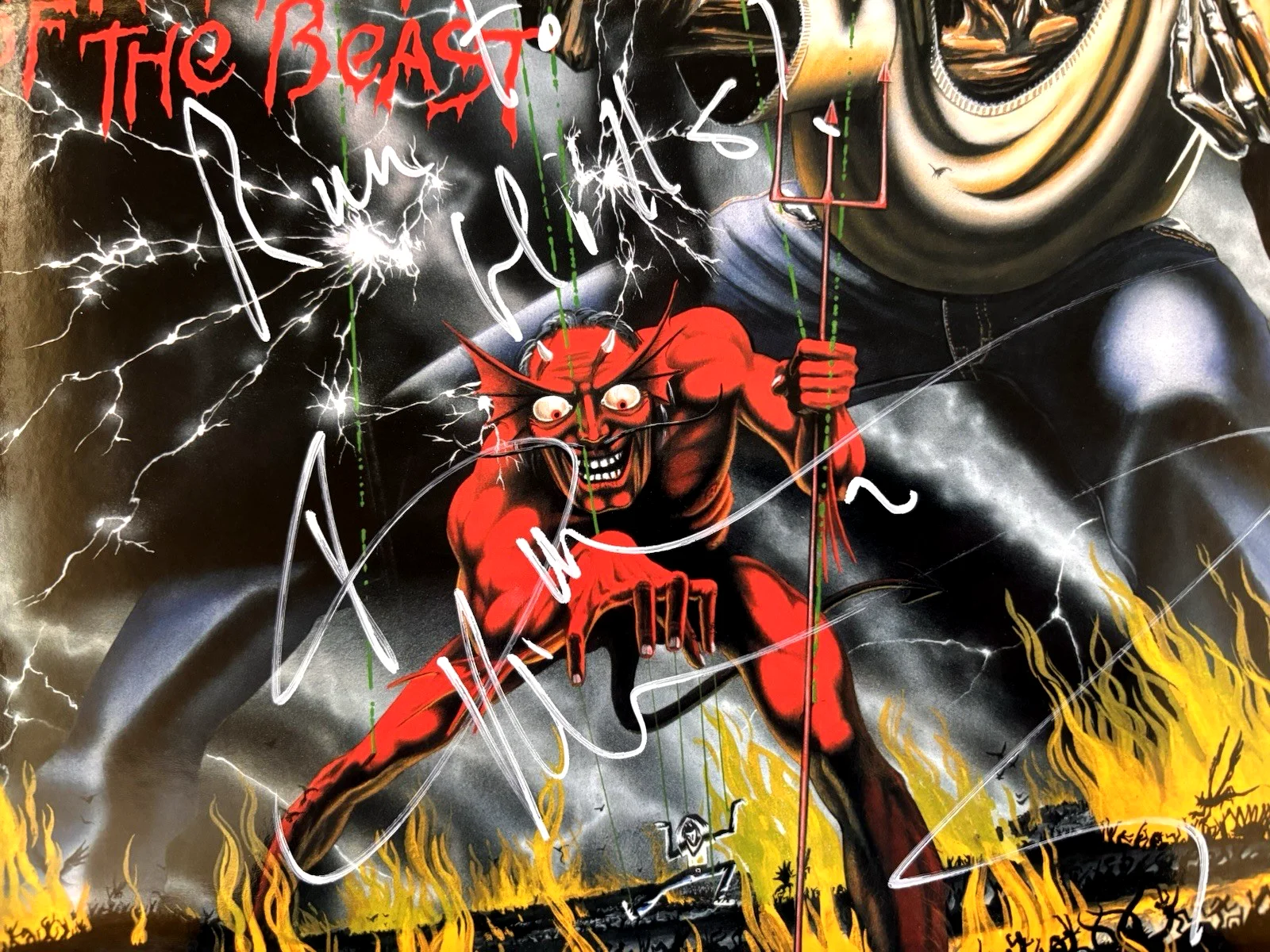 BRUCE DICKINSON Signed IRON MAIDEN BEAST Vinyl Album PSA DNA COA w/ Inscription, изображение 3