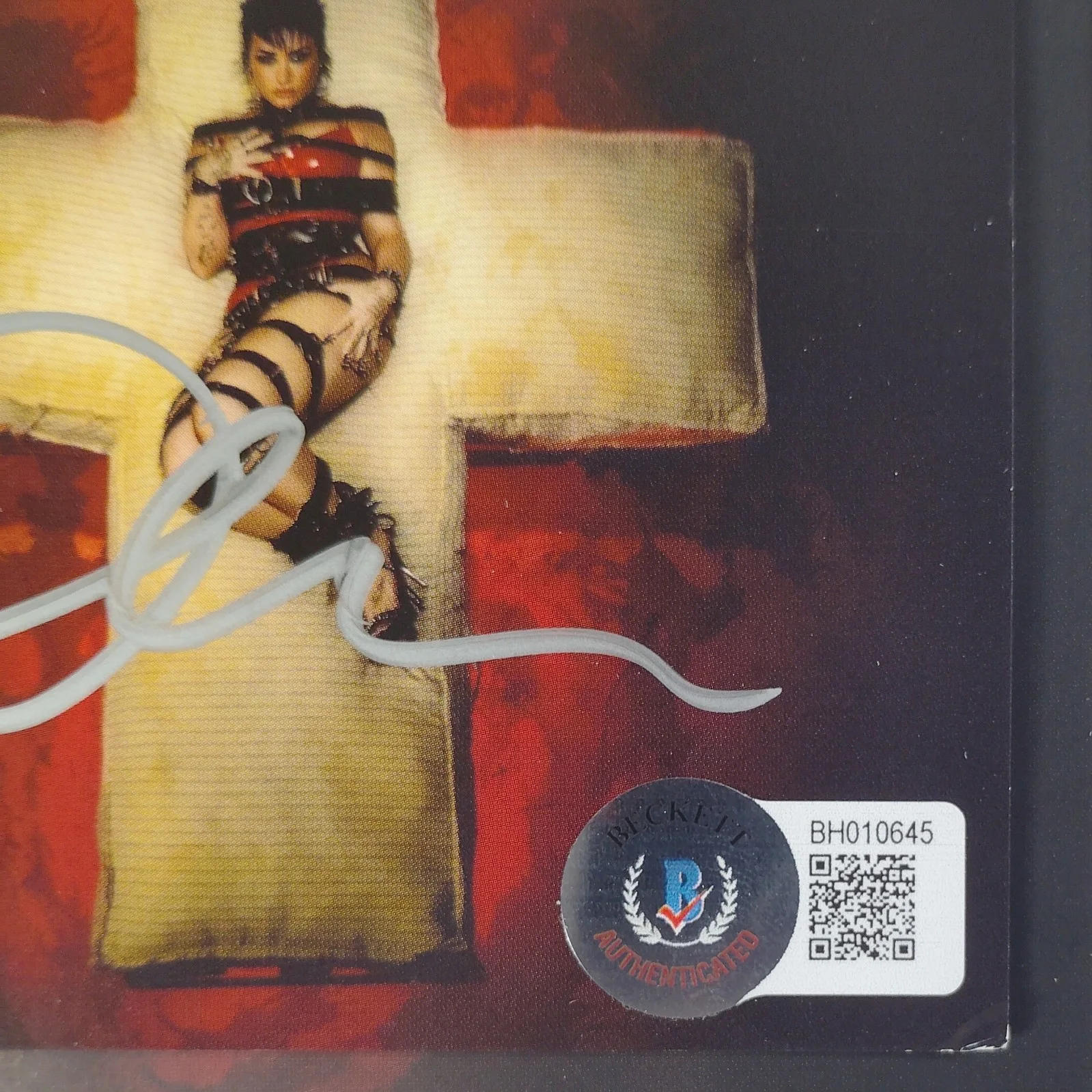 Demi Lovato — Demi Lovato Signed Holy Fvck CD Cover Insert Framed Beckett BAS COA Memorabilia, image 3