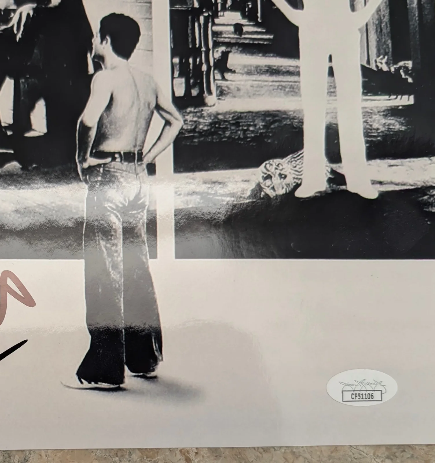 GENESIS signed 12X12 PHOTO PETER GABRIEL The Lamb Lies Down on Broadway Lp JSA, изображение 2