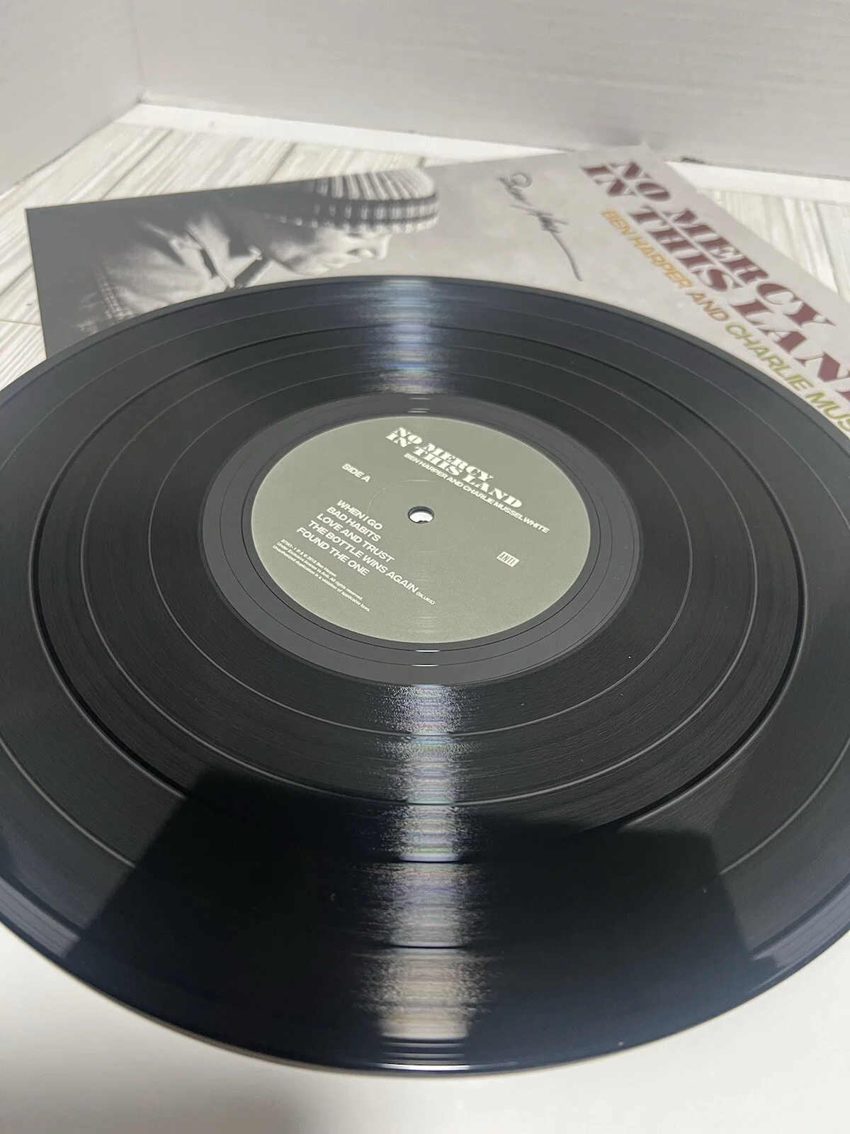 Ben Harper & Charlie Musselwhite signed No Mercy in This Land Vinyl PSA/DNA Albu, изображение 3