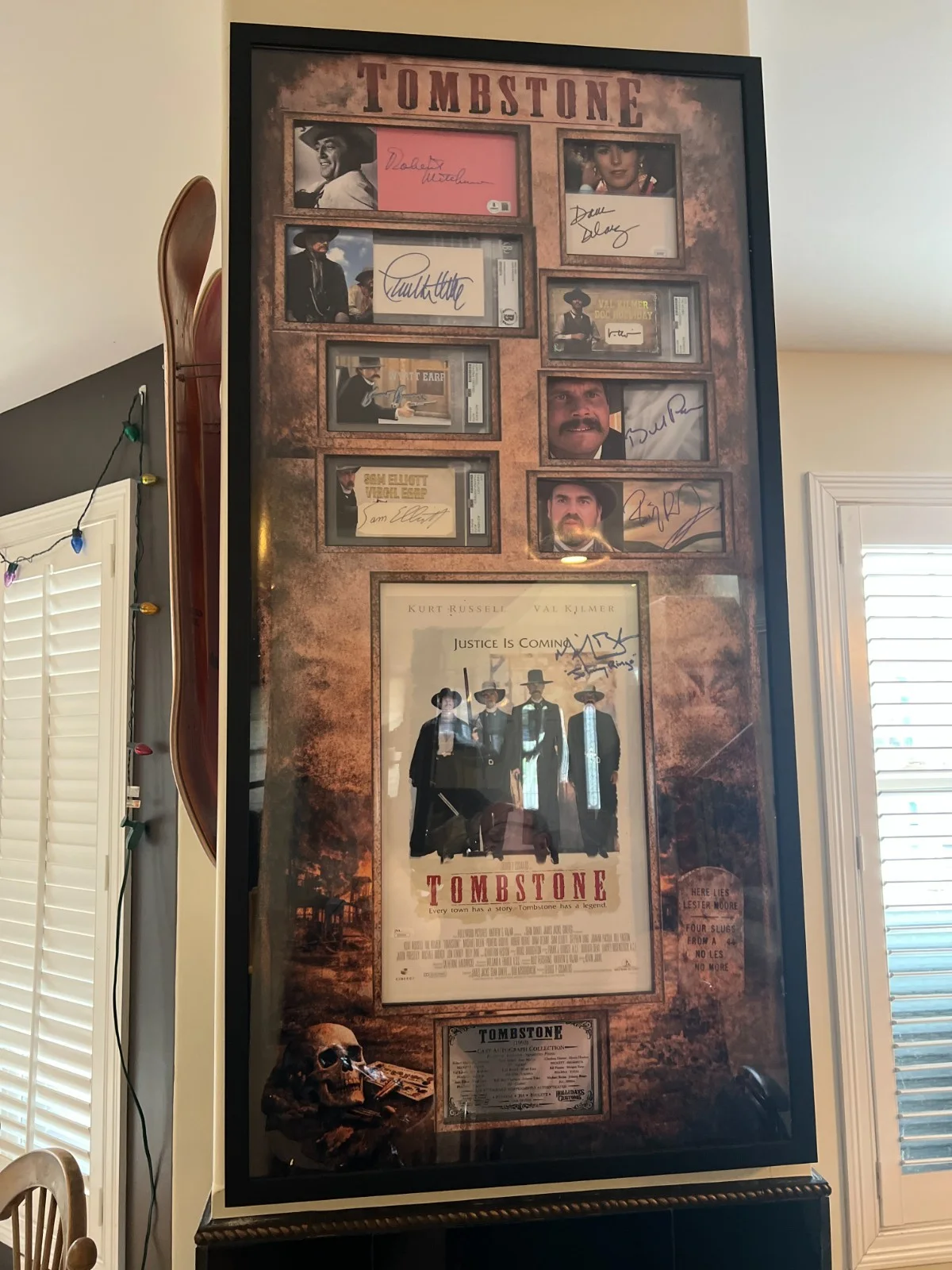 Mitchum, Delany, Heston, Kilmer, Russell, Paxton, Elliott, Thornt — Tombstone (1993) Cast Signed Display Russell Kilmer Elliott Paxton Biehn PSA JSA, изображение 3