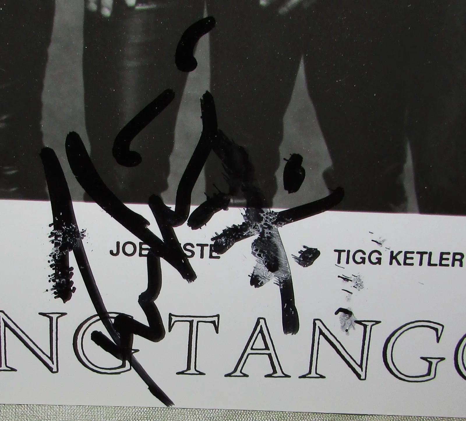 1991 BANG TANGO 8" X 10" B & W PHOTOGRAPH AUTOGRAPHED BY THREE BAND MEMBERS, image 2