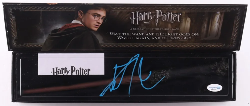 Daniel Radcliffe — Daniel Radcliffe Signed Autographed Harry Potter Illuminating Wand w/ COA, image 3