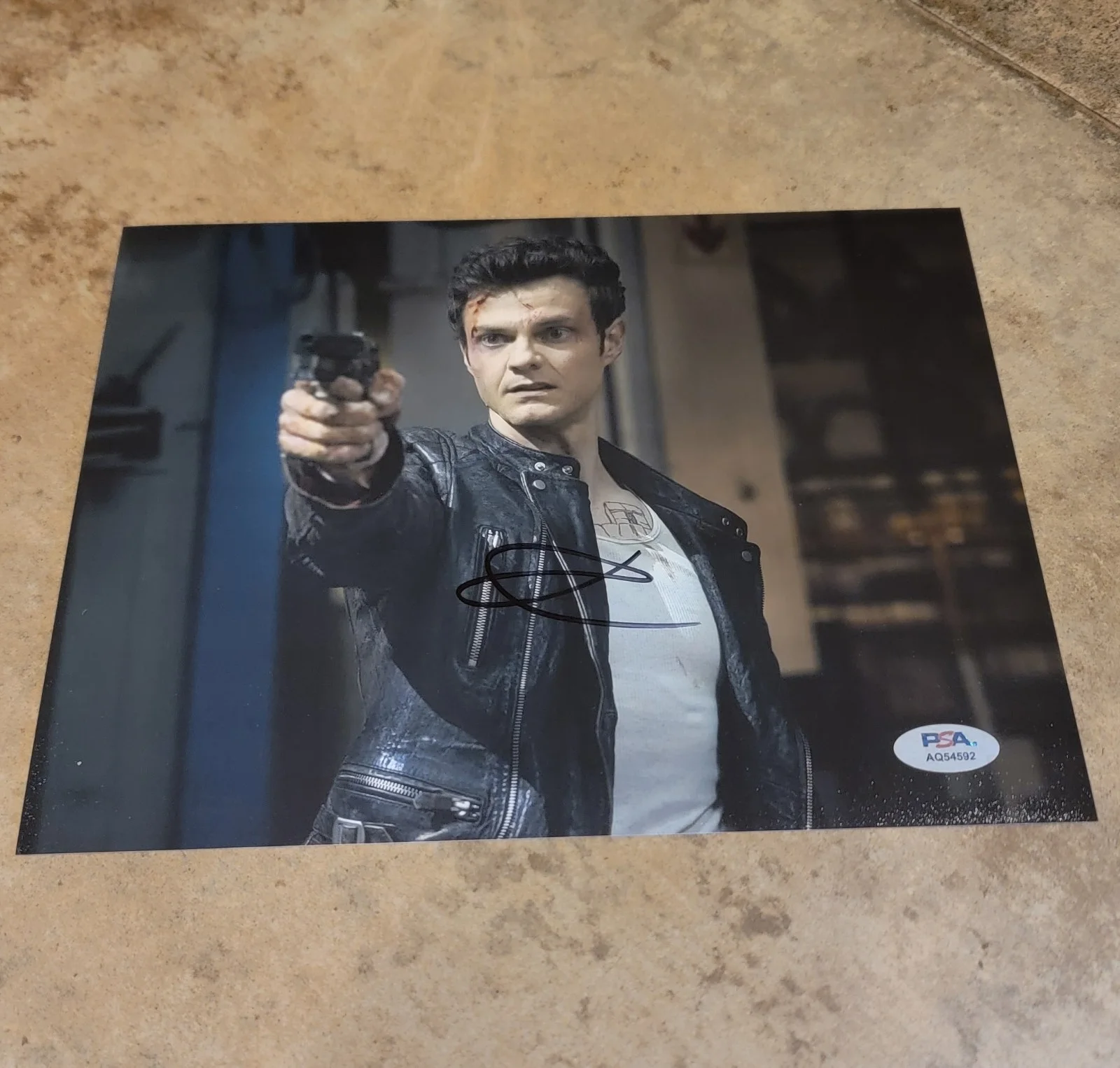 Jack Quaid — Jack Quaid signed 8x10 photo autograph PSA DNA Novocaine holding gun