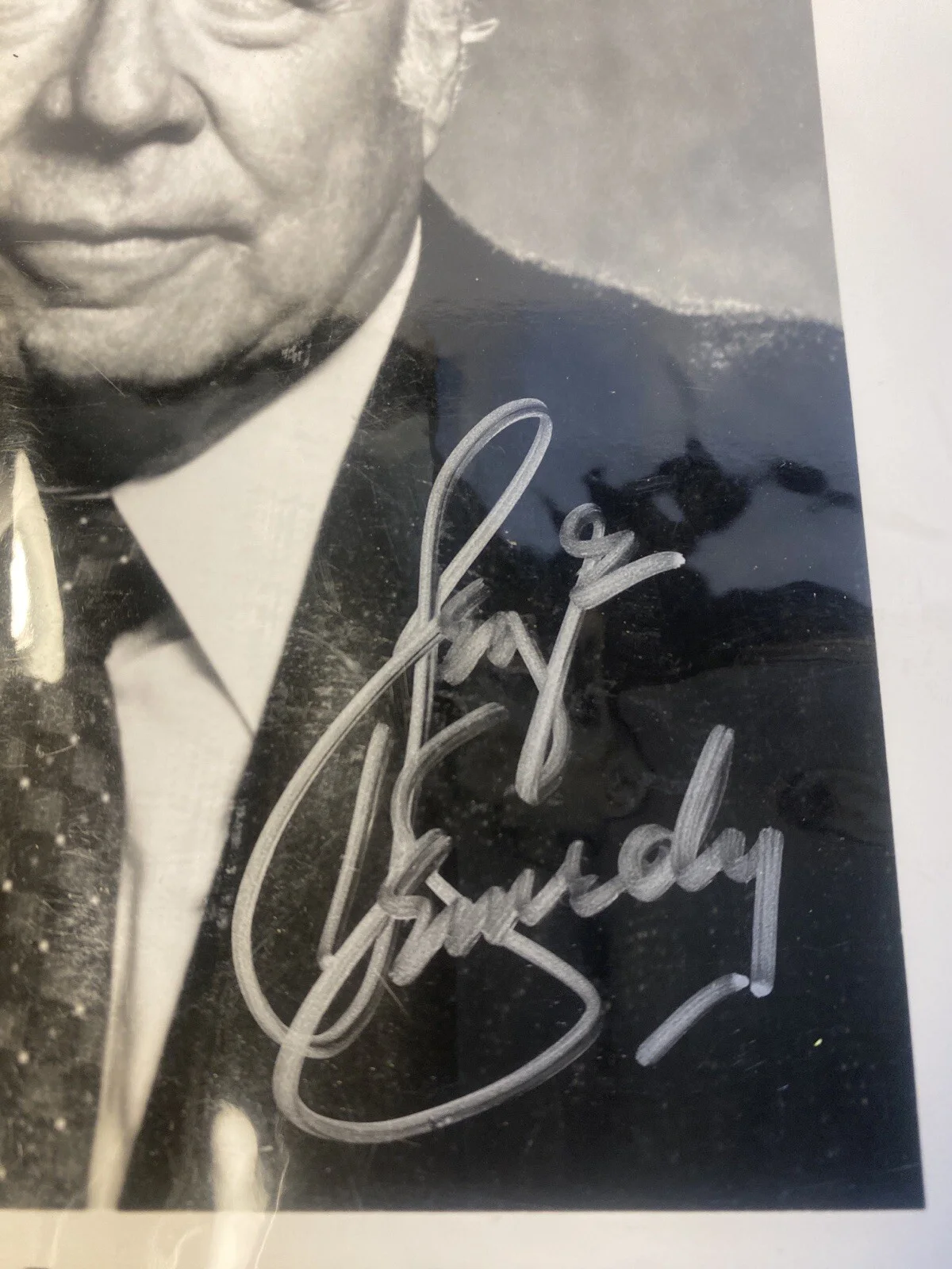 George Kennedy — George Kennedy Distant Justice Authentic Signed 8x10 Photo, image 2