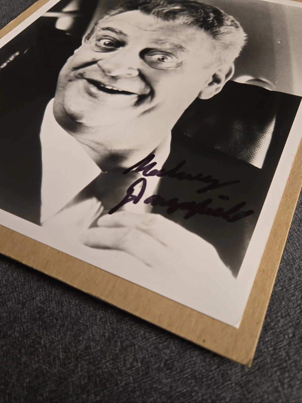 Rodney Dangerfield — Vintage Signed Autograph Rodney Dangerfield B & W 8x10 Glossy Photo, изображение 3