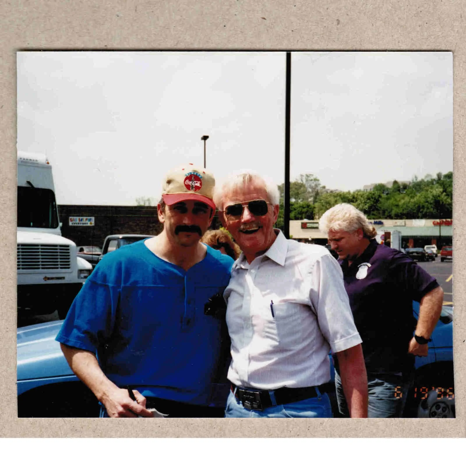 1996 Larry Cordle Signed Autograph w/Fan Taken 4 x 3.5 OOAK Photo VTG, изображение 4