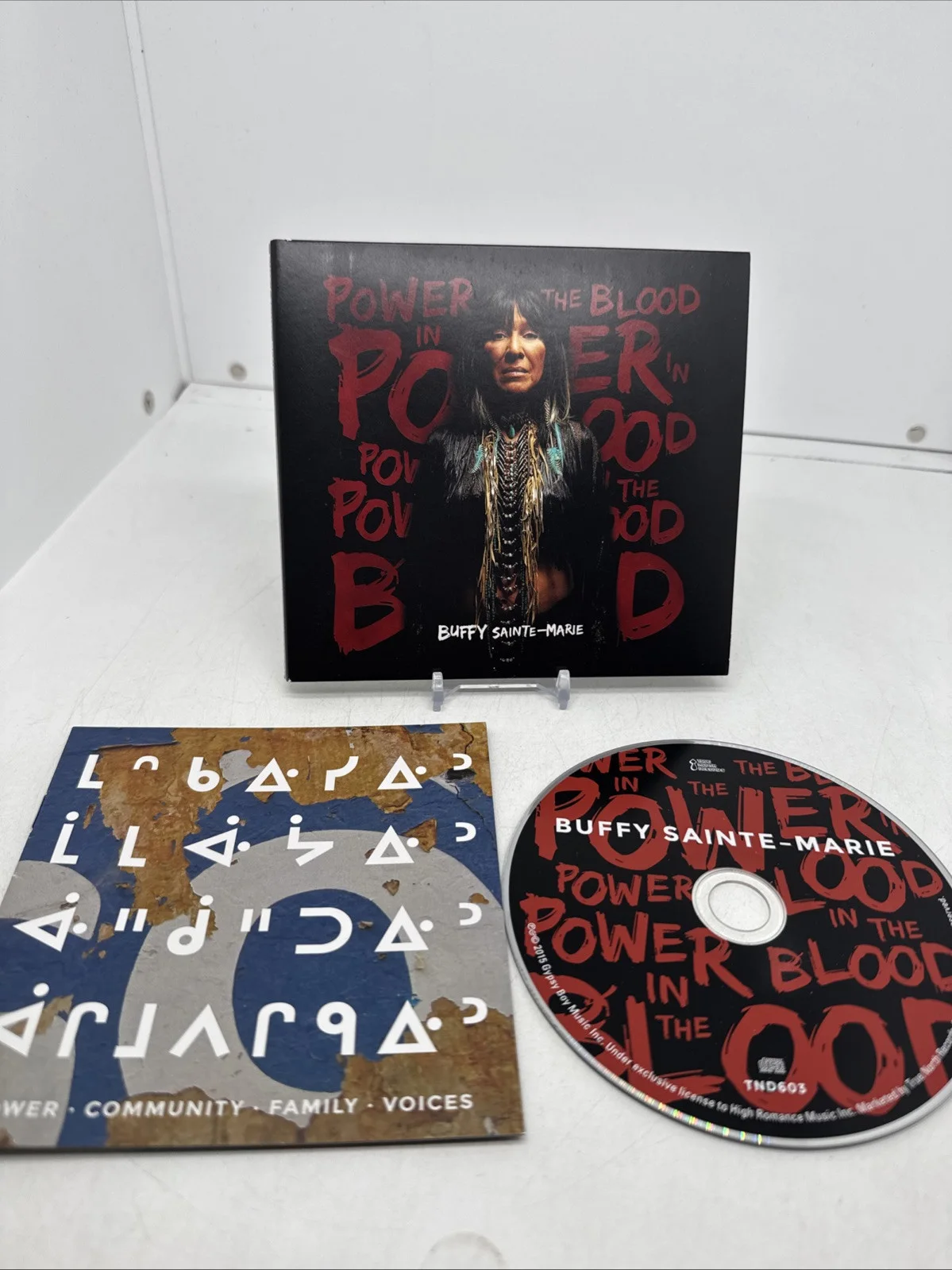 BUFFY SAINTE-MARIE SIGNED POWER IN THE BLOOD CD 2015 Folk, изображение 3
