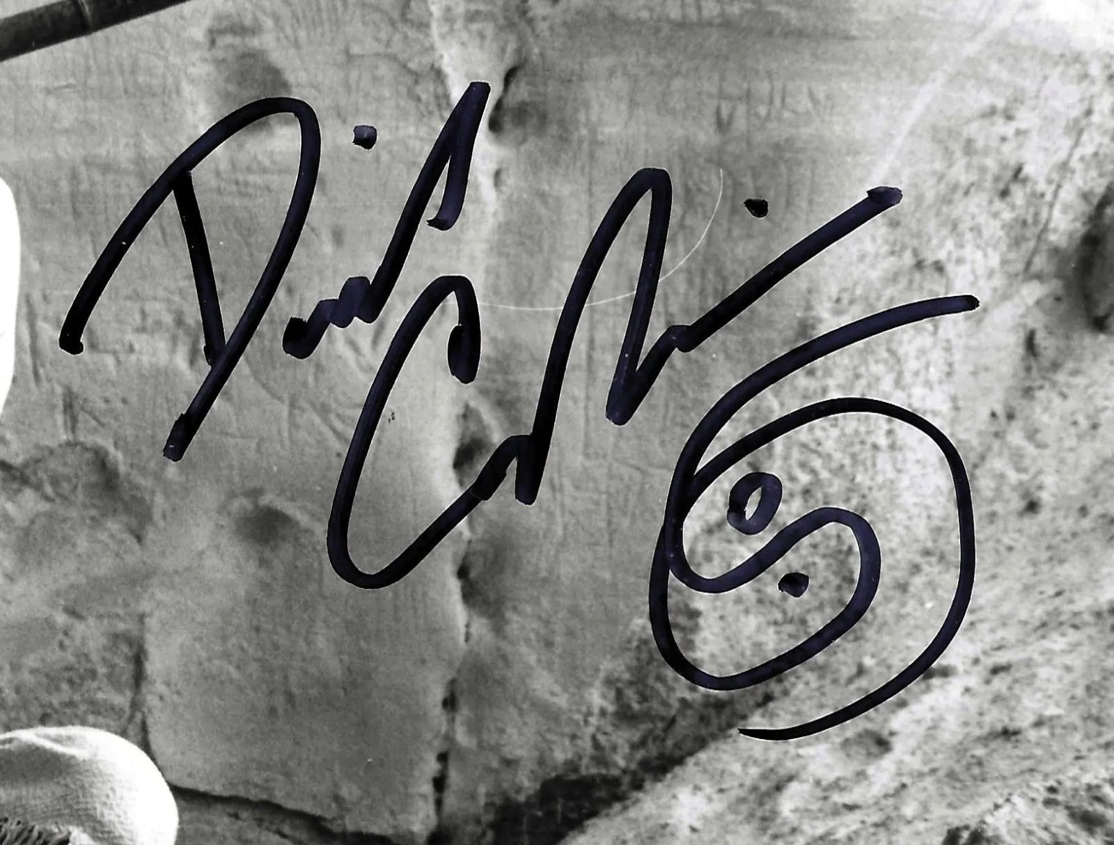 David Carradine — DAVID CARRADINE signed lobby image "The Silent Flute" . with COA + KUNG FU, image 2